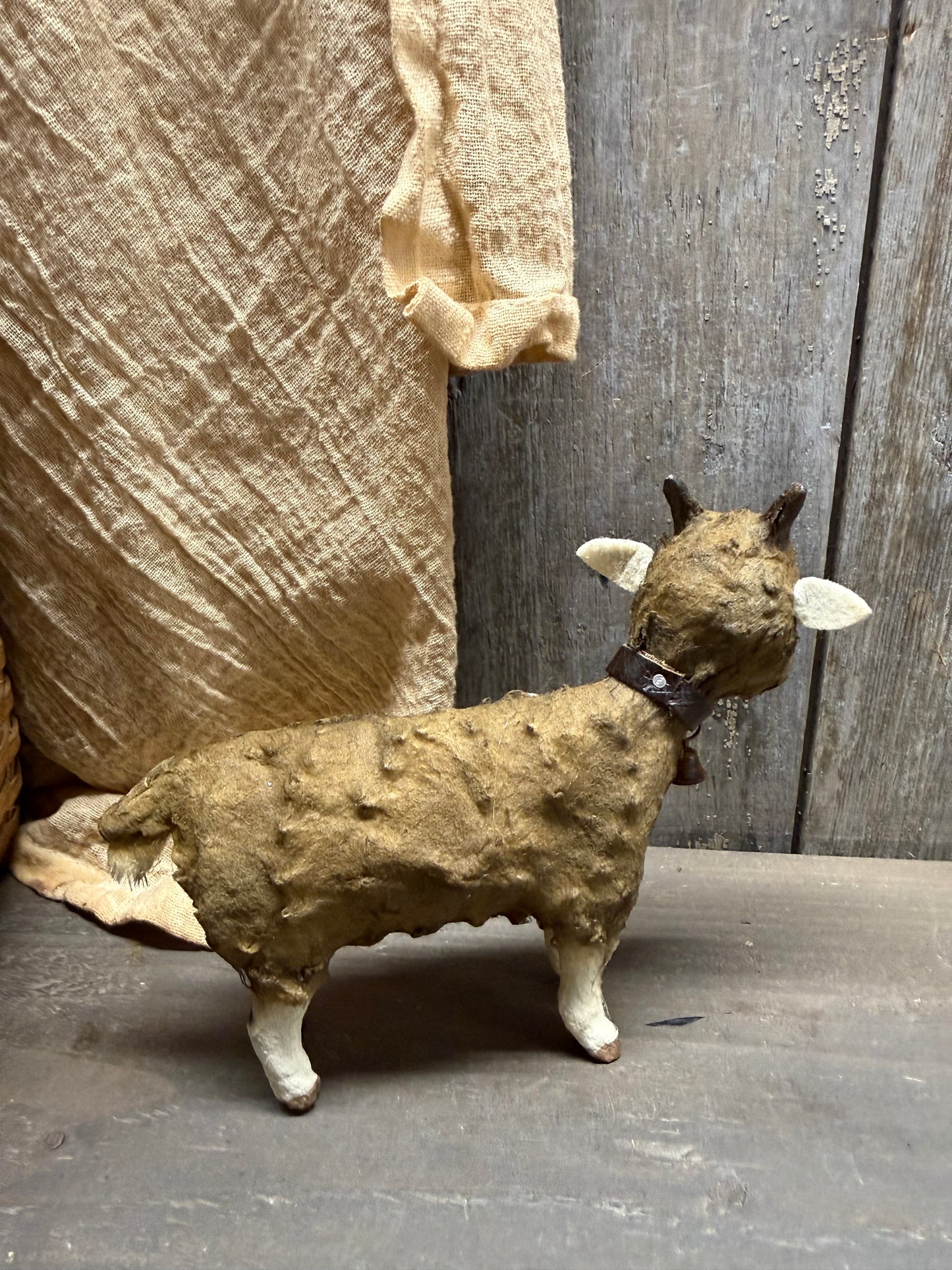 BROWN GOAT, Small