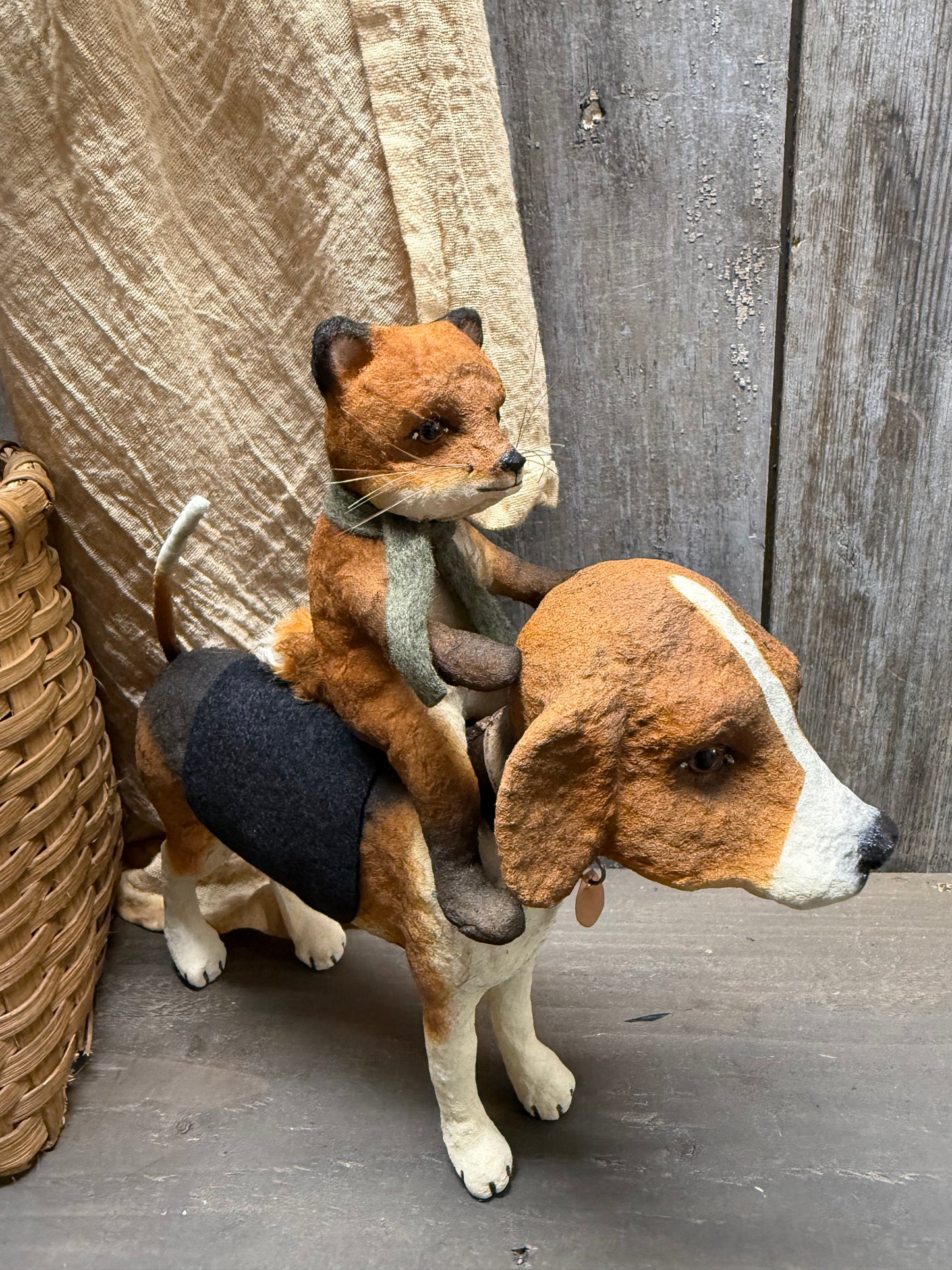 FOX & HOUND