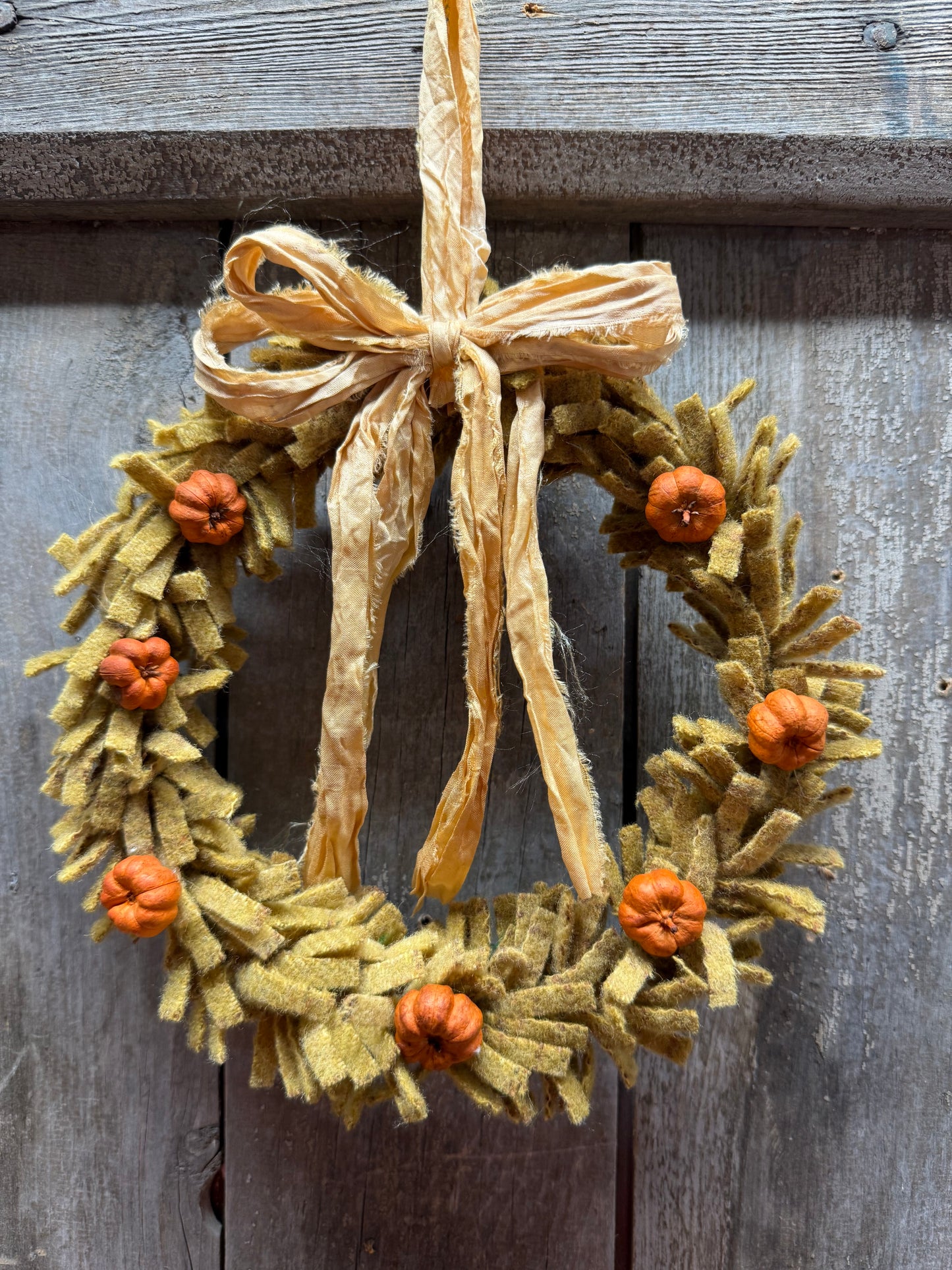 Wool Wreath, 7", ASSORTED