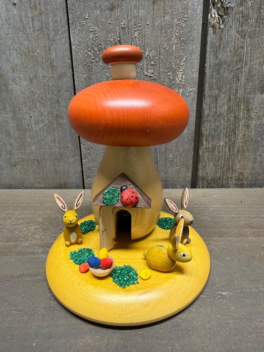 MUSHROOM W/BUNNIES, Smoker