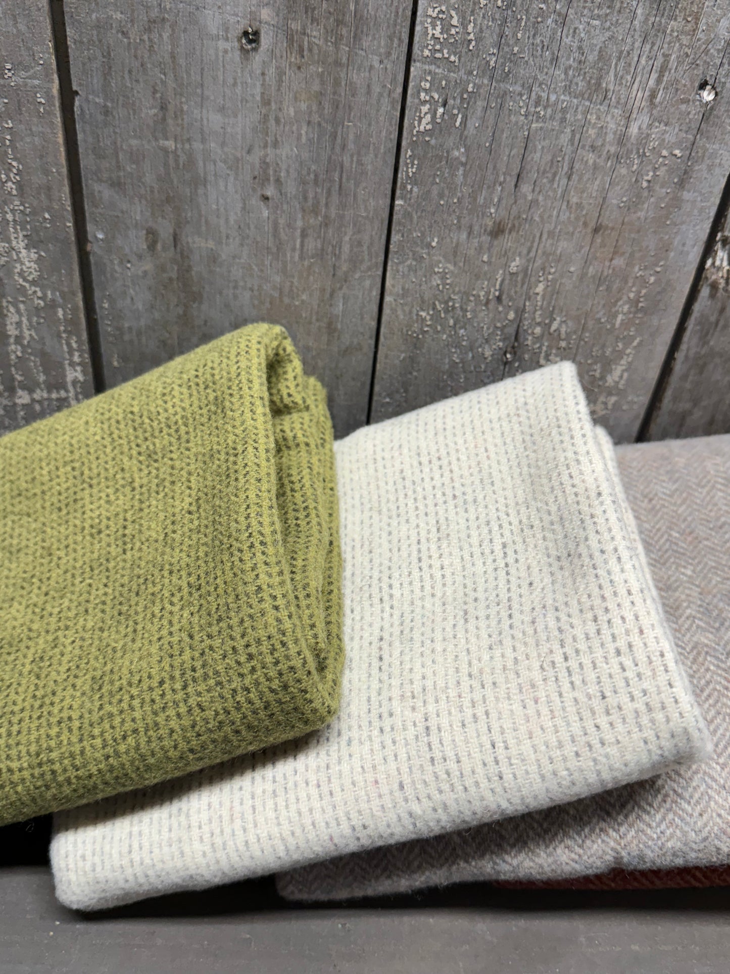 Wool Bundle, Unwashed, COUNTRY CHRISTMAS