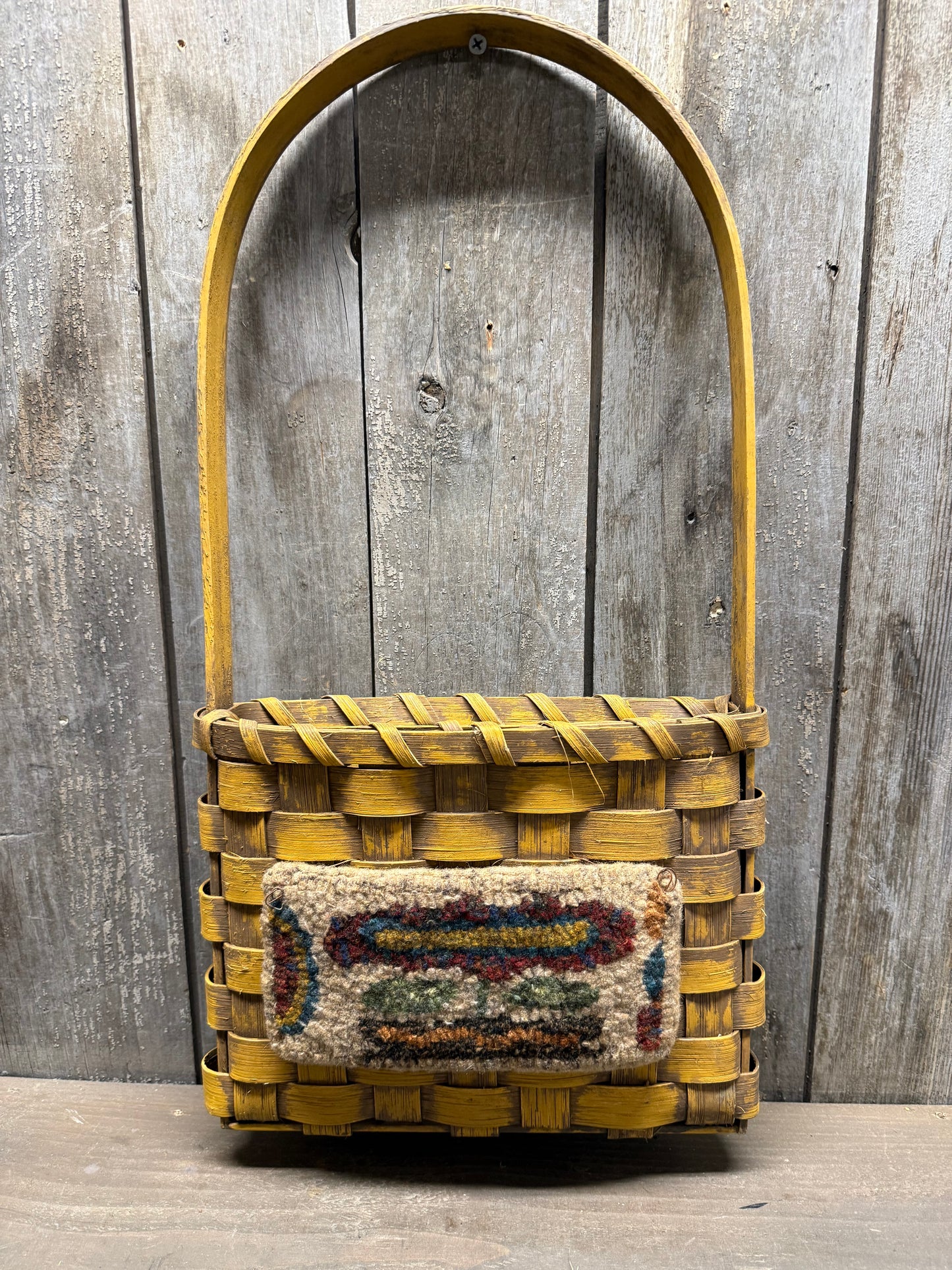 Hooked, Basket, FOLK ART DAISY