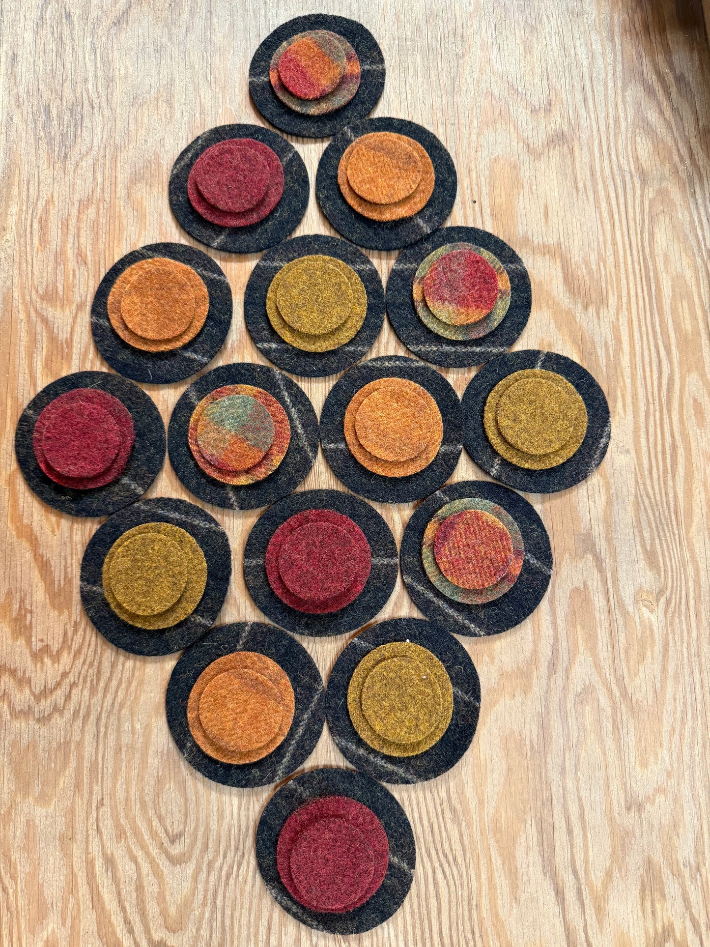 Kit, Wool Penny Mat, AUTUMN GLORY