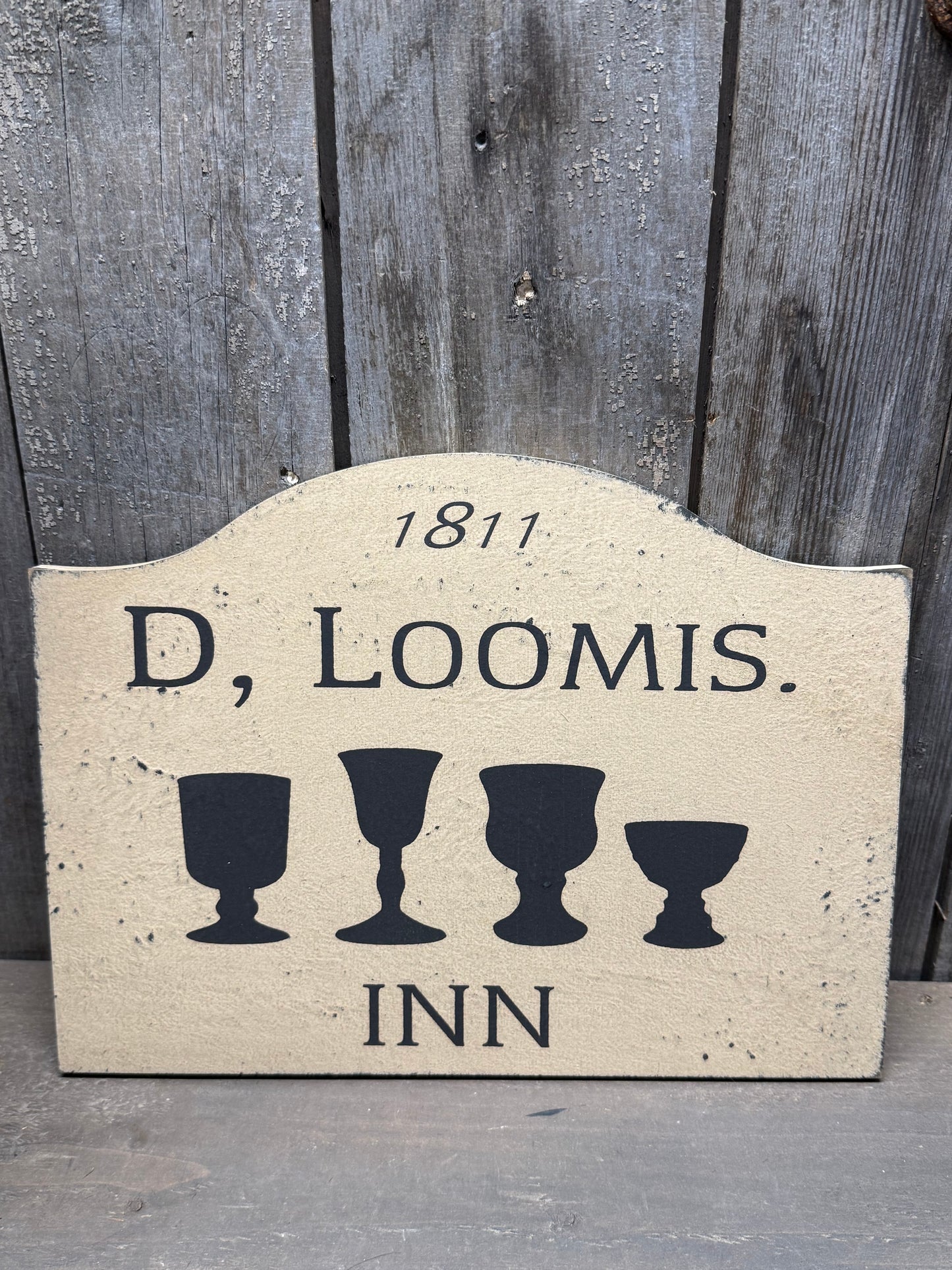 Shelf Sitter, 9"x 12", D, LOOMIS INN