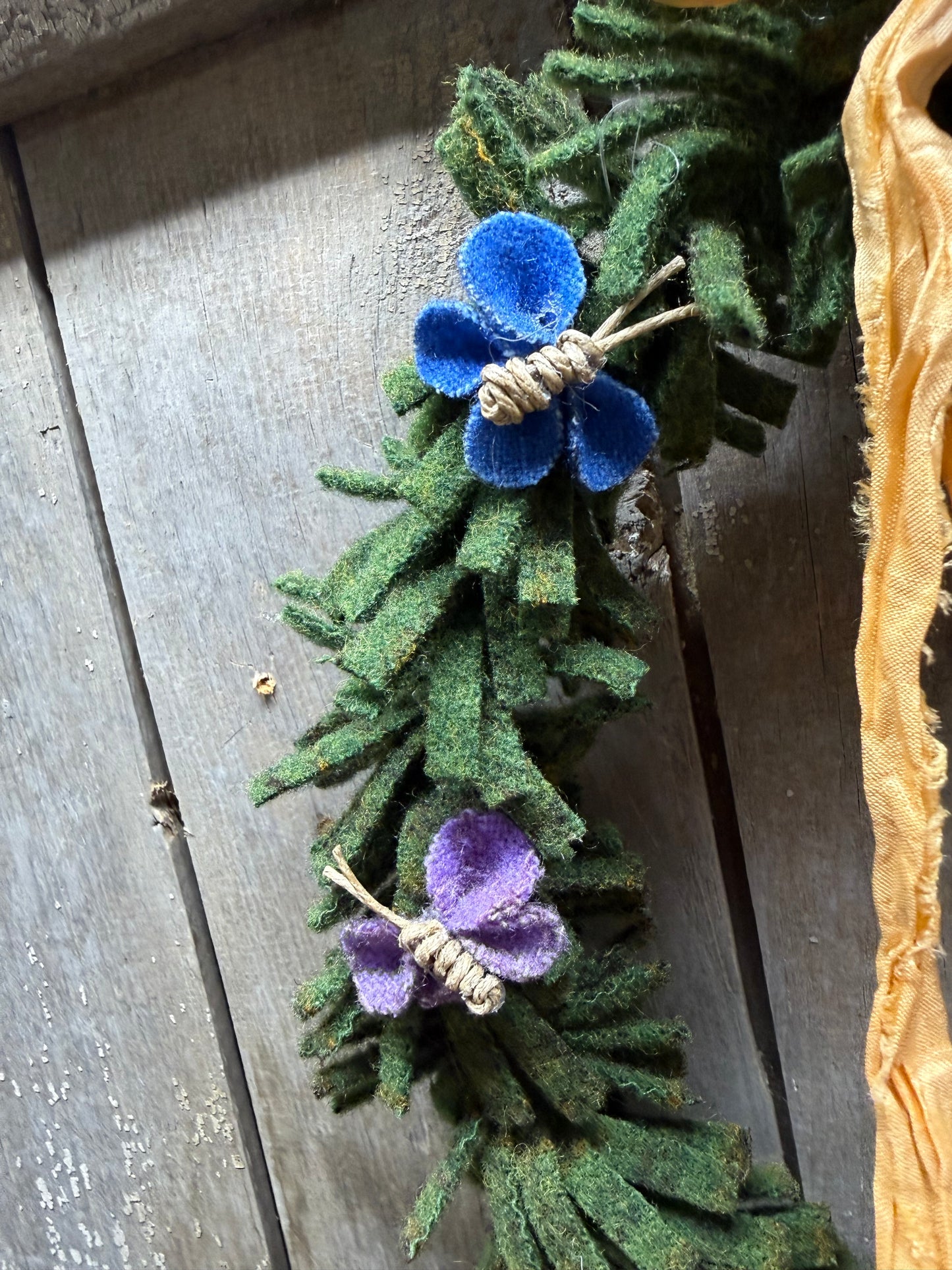 Wool Wreath, 10", BUTTERFLIES