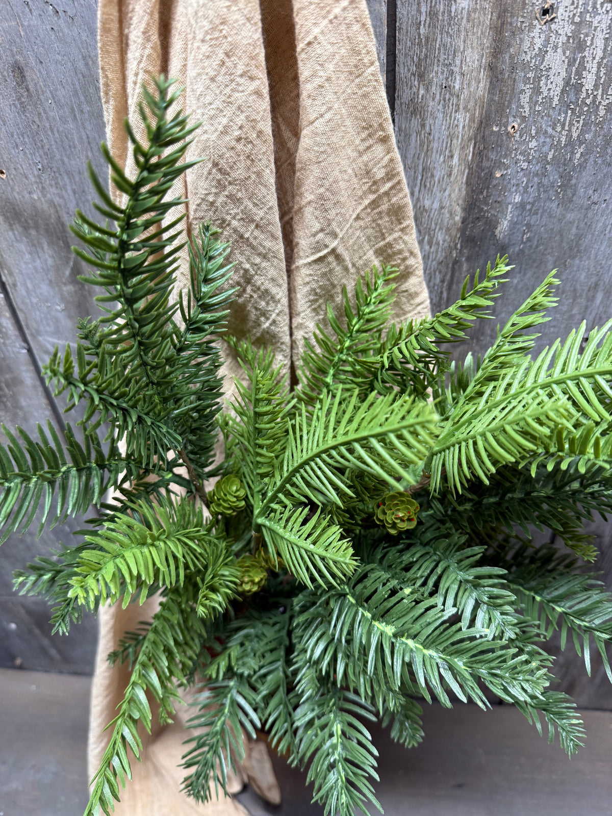 Bush, 20", PINE/SMALL CONES