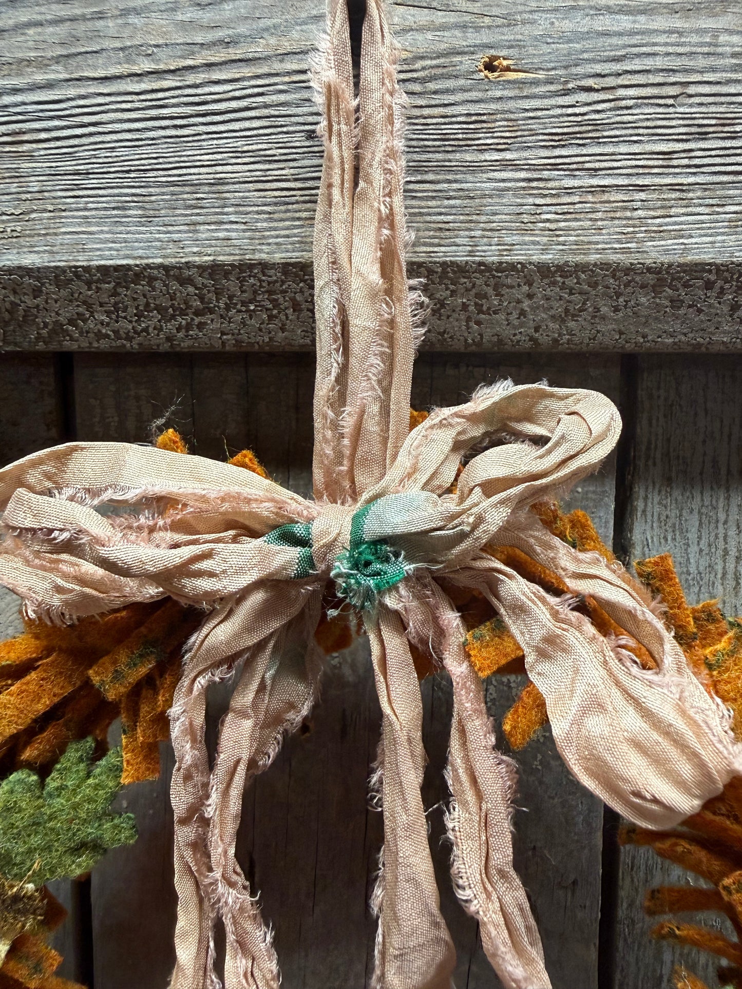 Wool Wreath, 7", ASSORTED