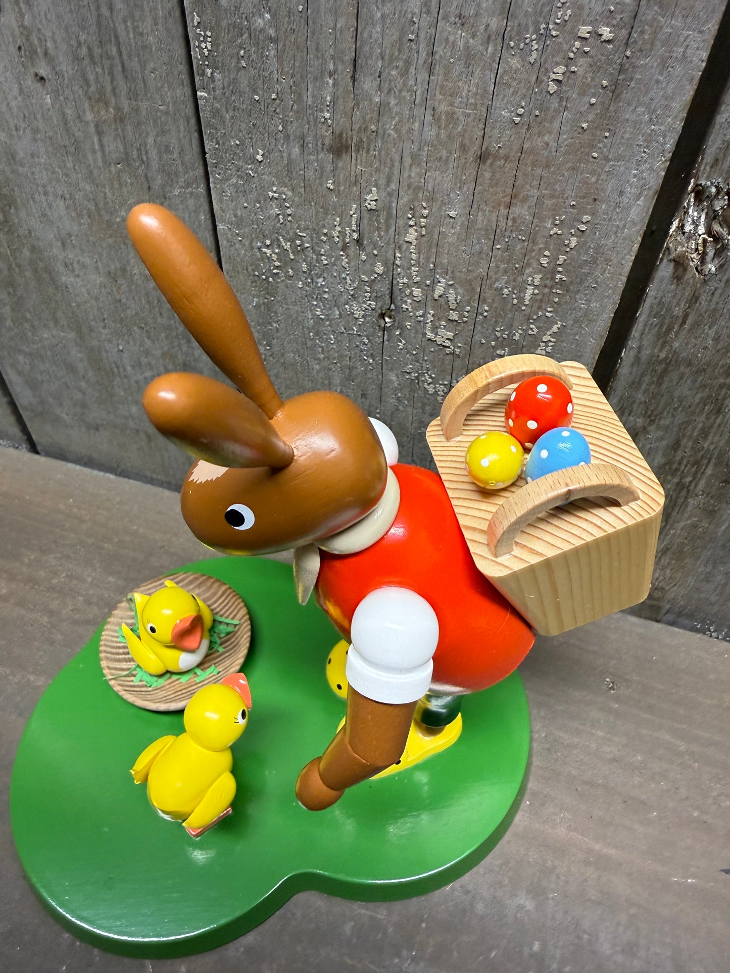 EASTER BUNNY W/BASKET