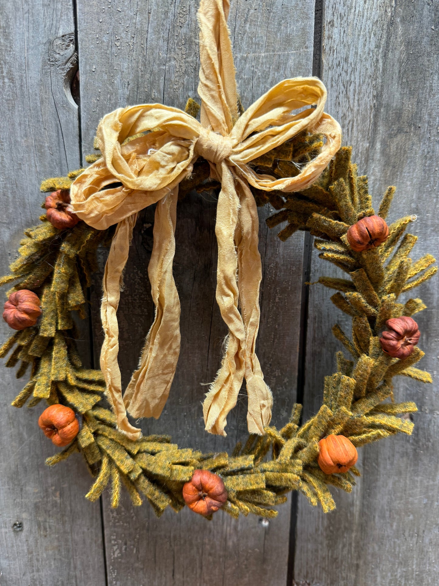Wool Wreath, 7", ASSORTED