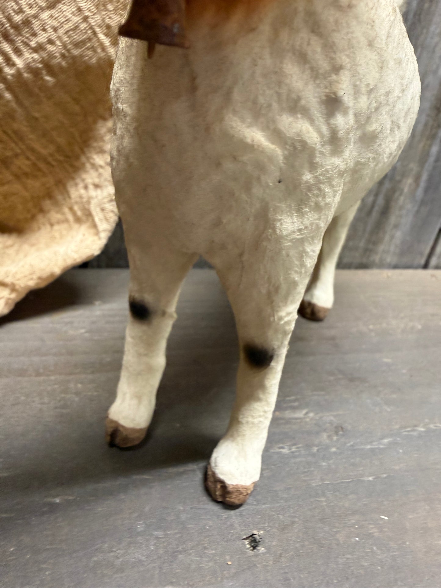 BROWN/WHITE GOAT, Large