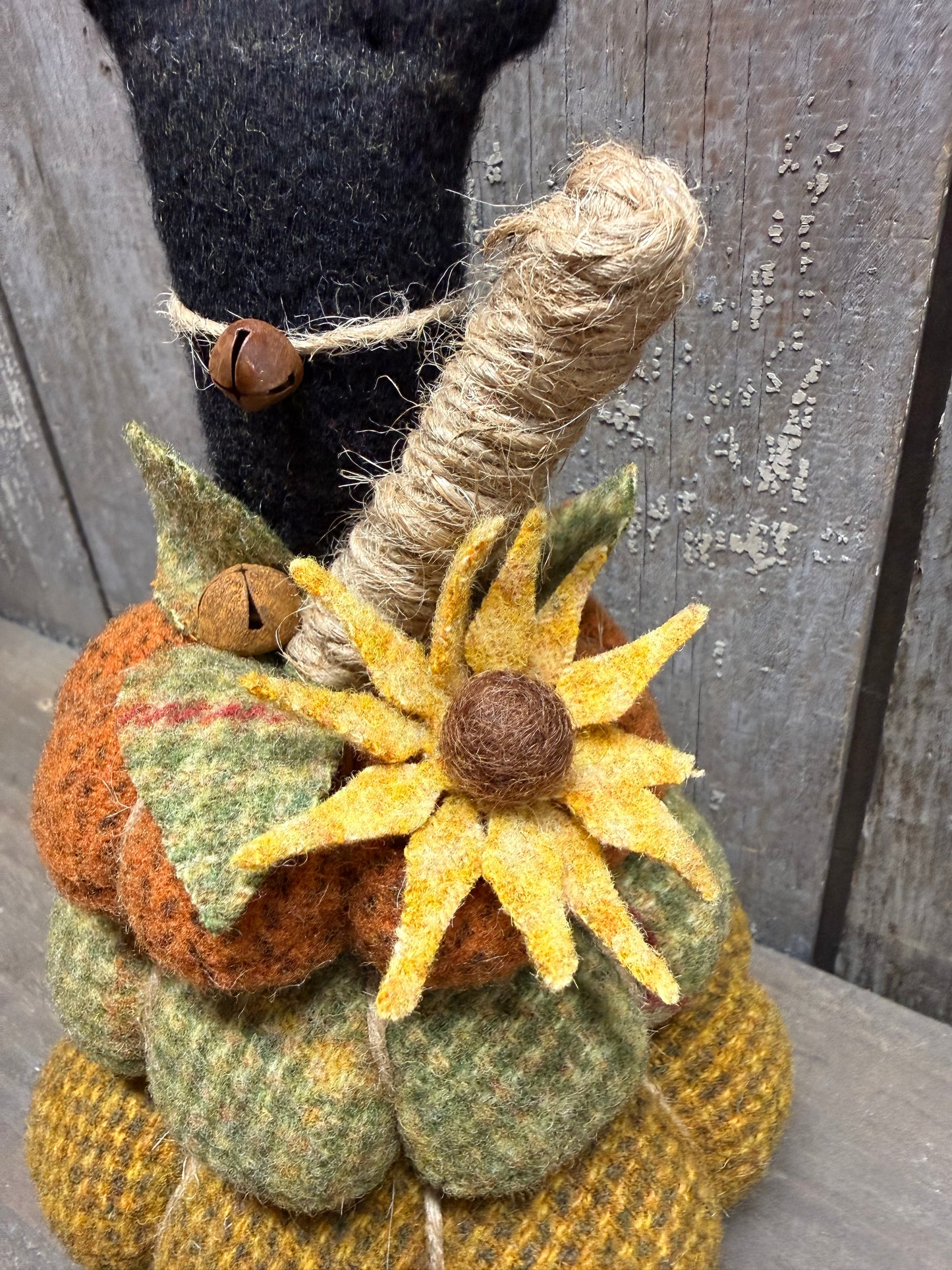 PUMPKIN STACK, Wool Assorted