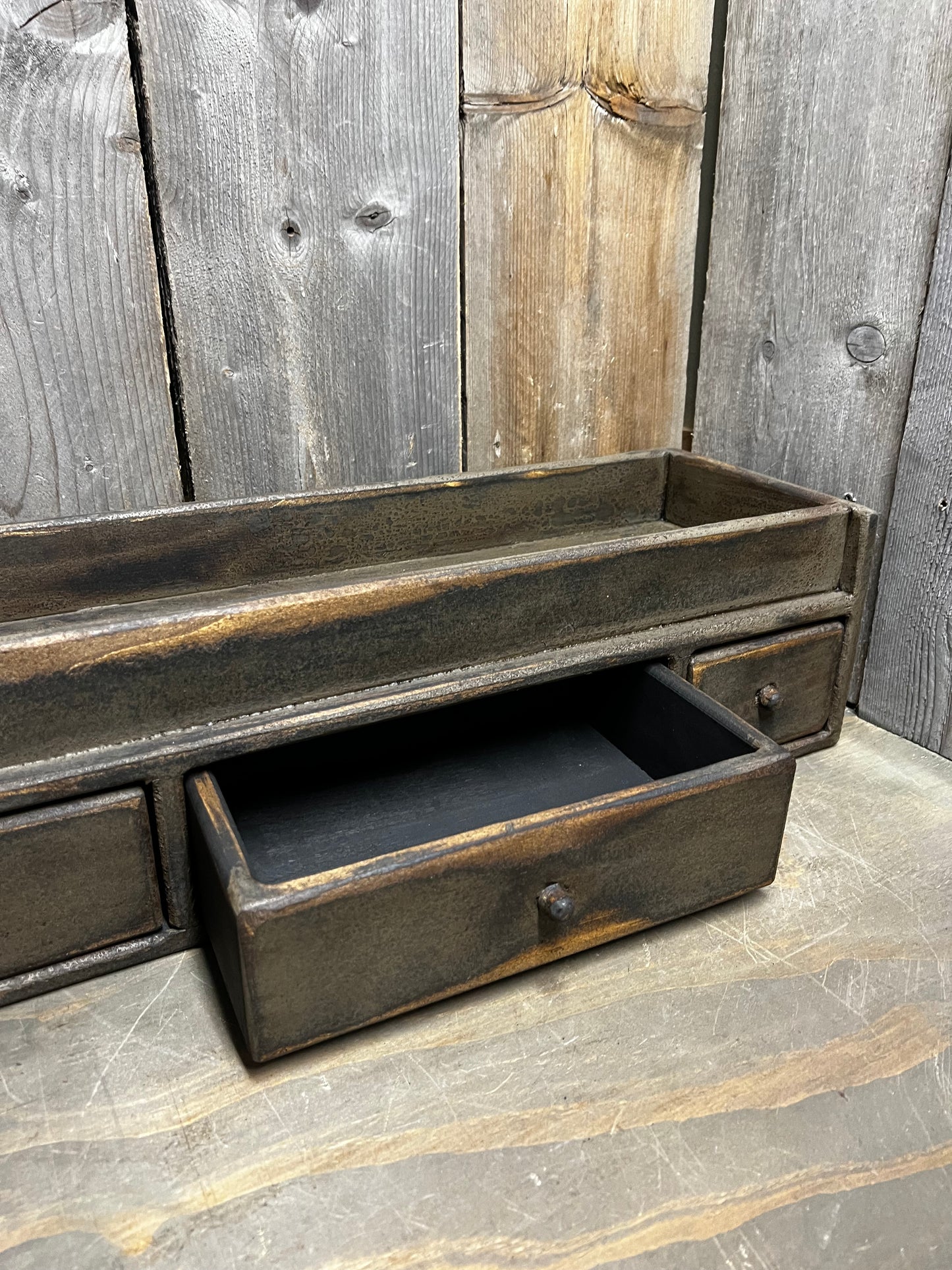 TRENCHER, 33", 4 DRAWER