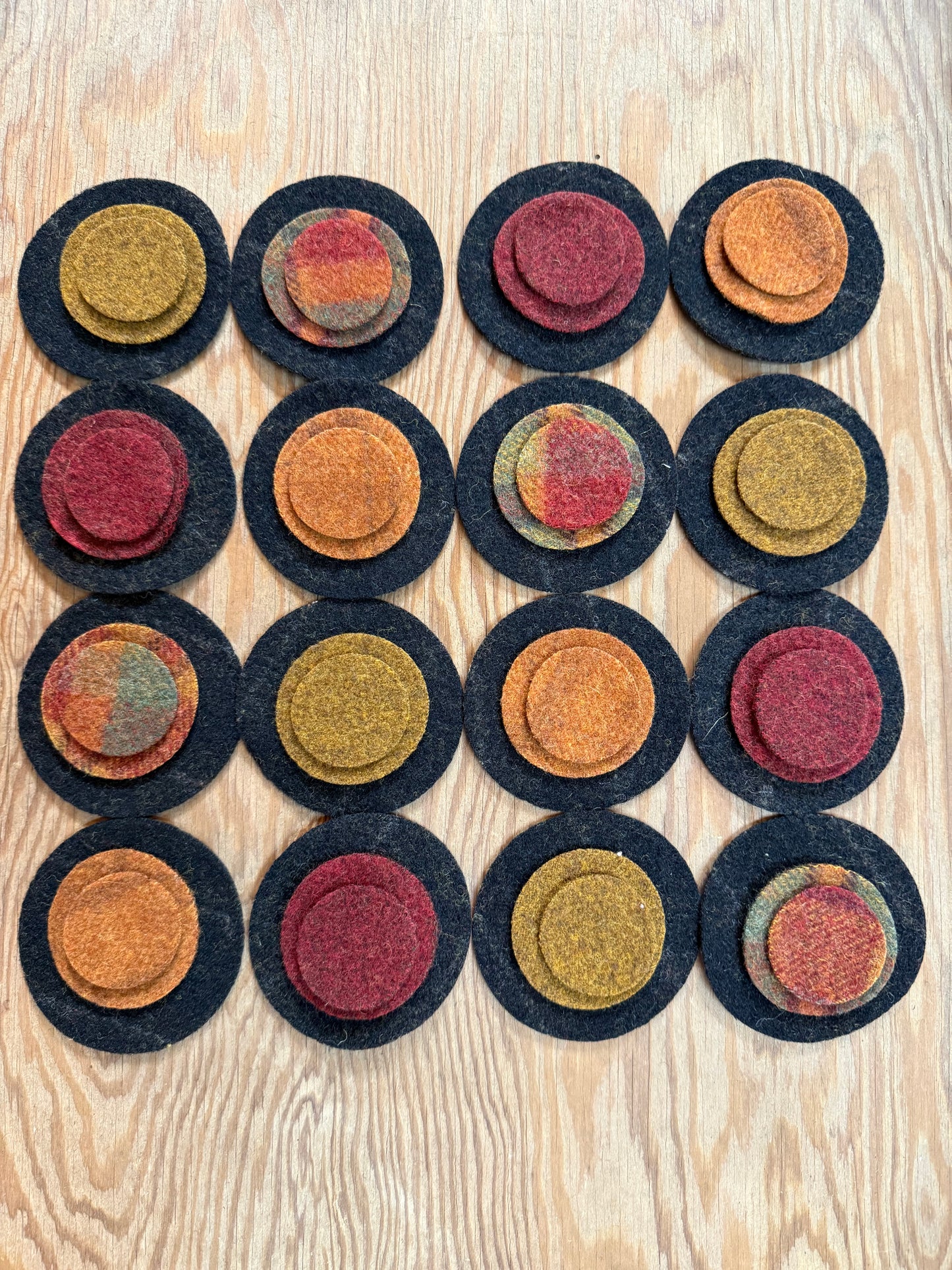 Kit, Wool Penny Mat, AUTUMN GLORY