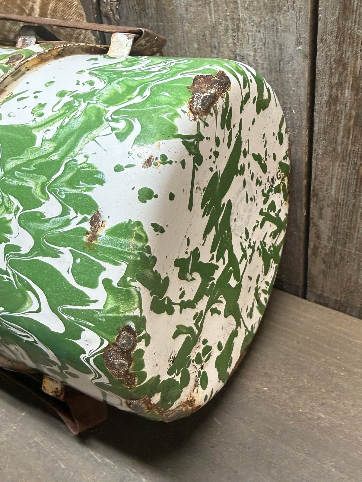 ENAMELWARE LUNCH BOX, Green & White