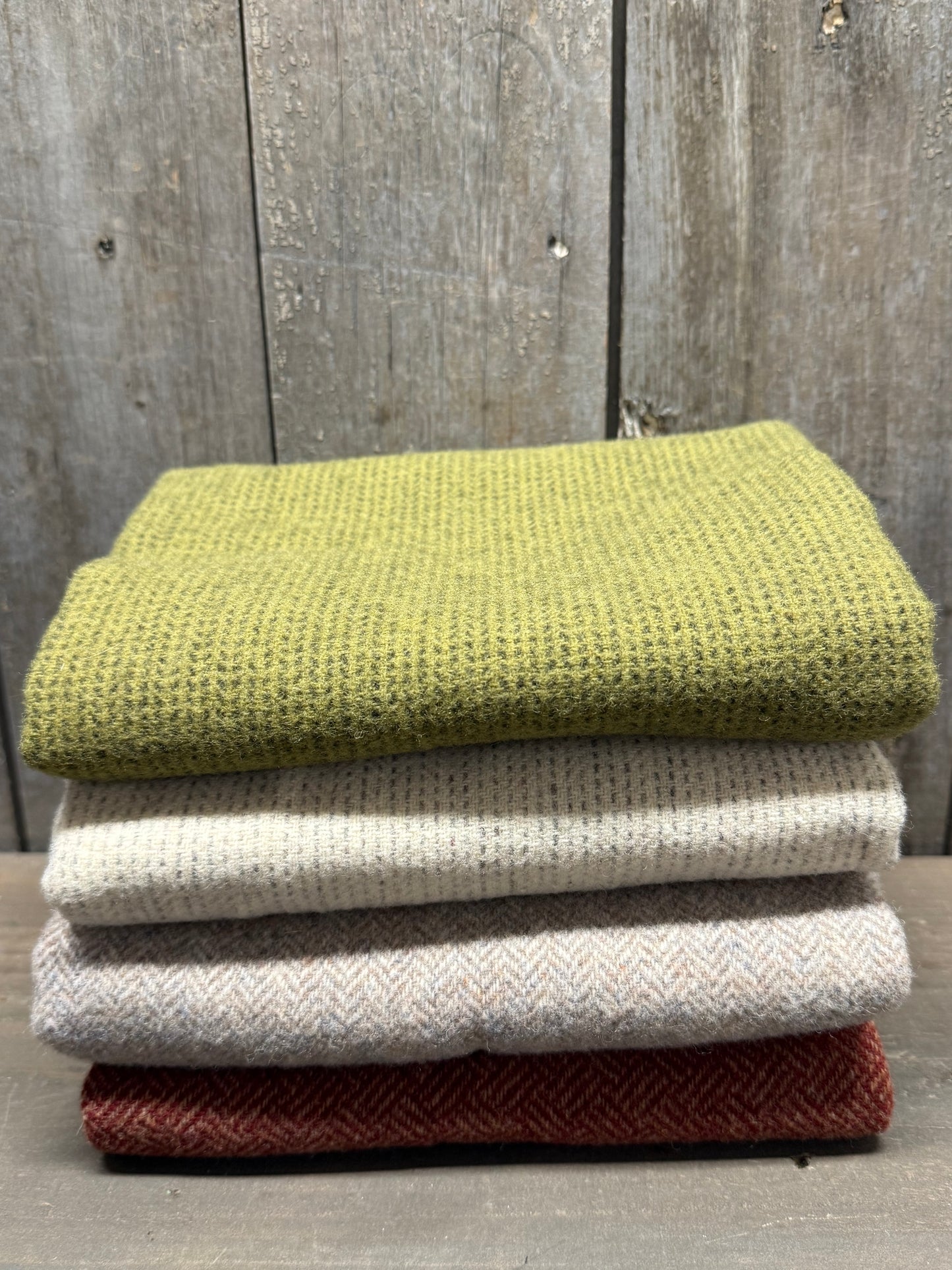 Wool Bundle, Unwashed, COUNTRY CHRISTMAS