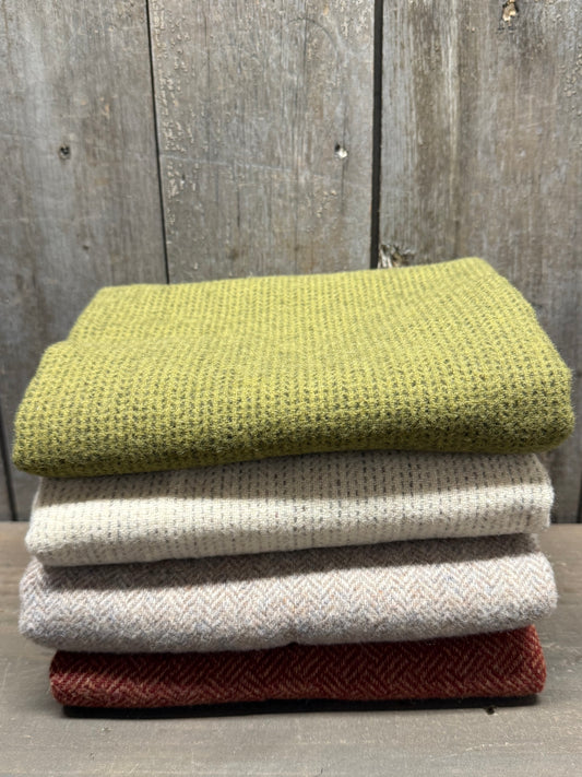 Wool Bundle, Unwashed, COUNTRY CHRISTMAS