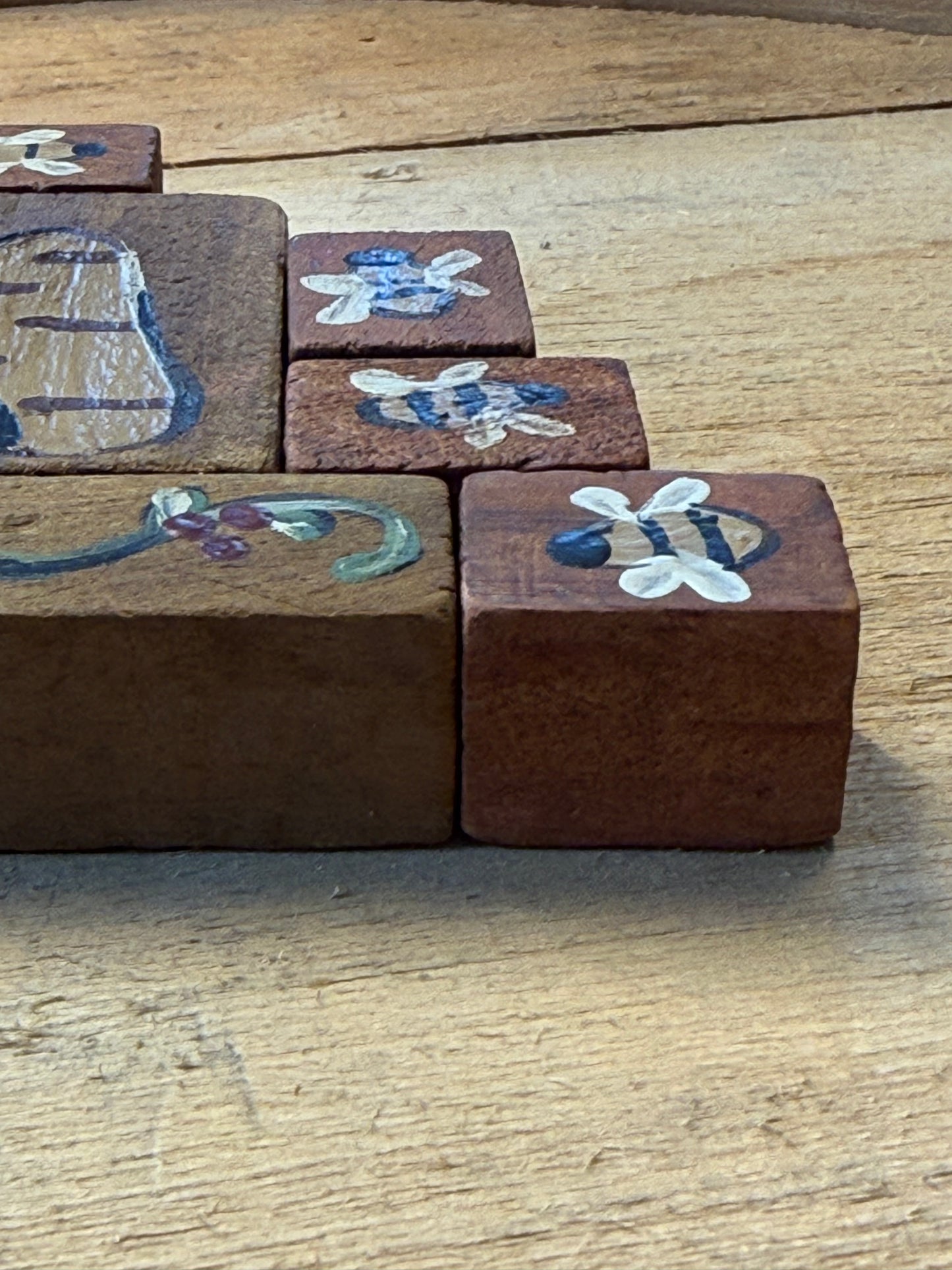 BUZY AS A BEE, Set/7, Bowl Fillers