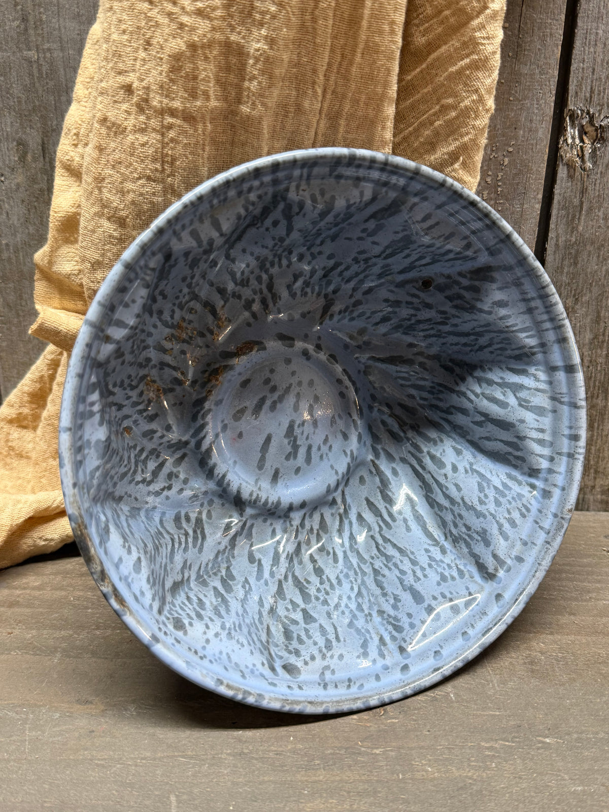 MOLD, 6.75", Enamelware