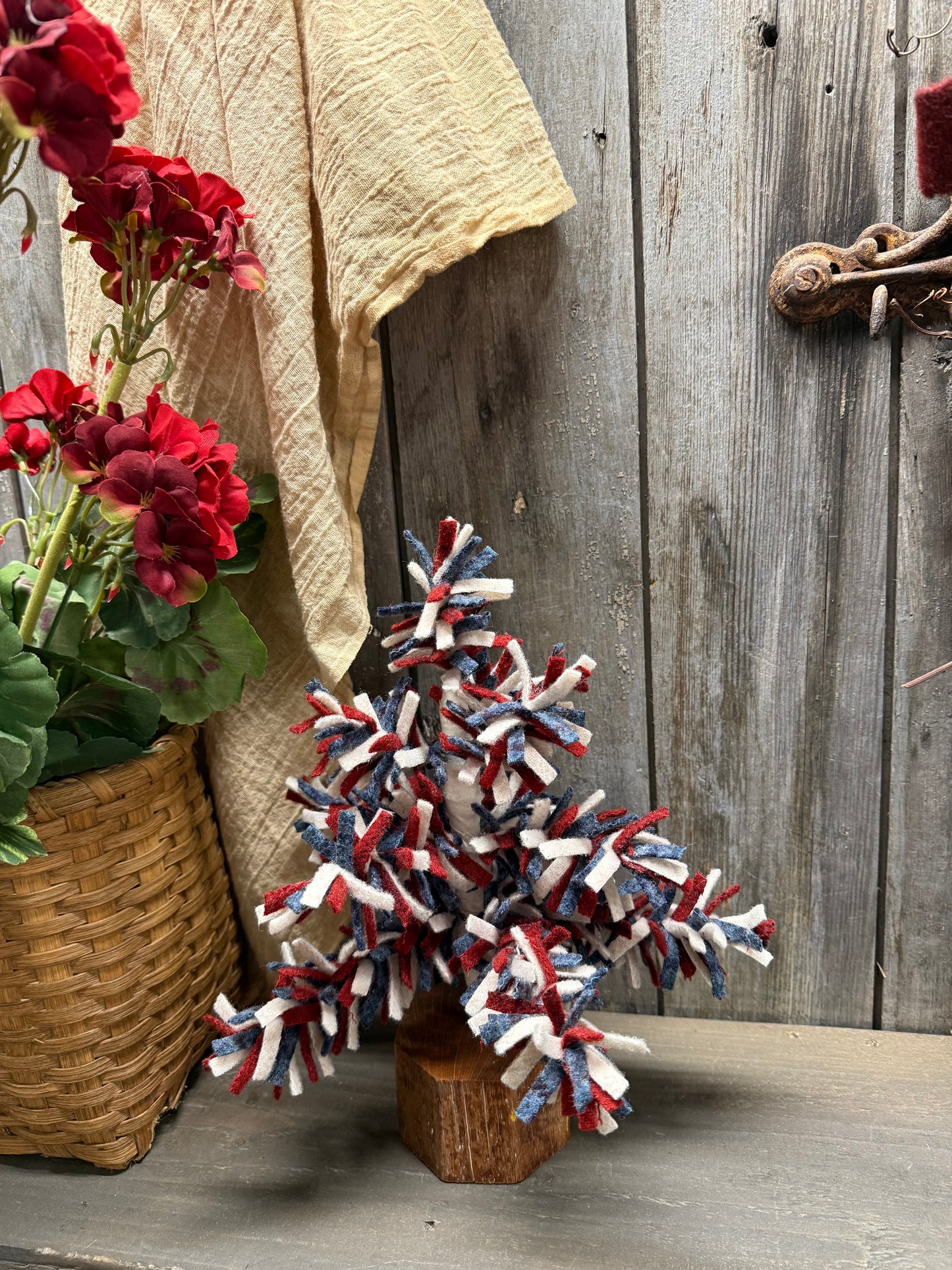 Wooly Tree, 11.5", ASSORTED COLORS