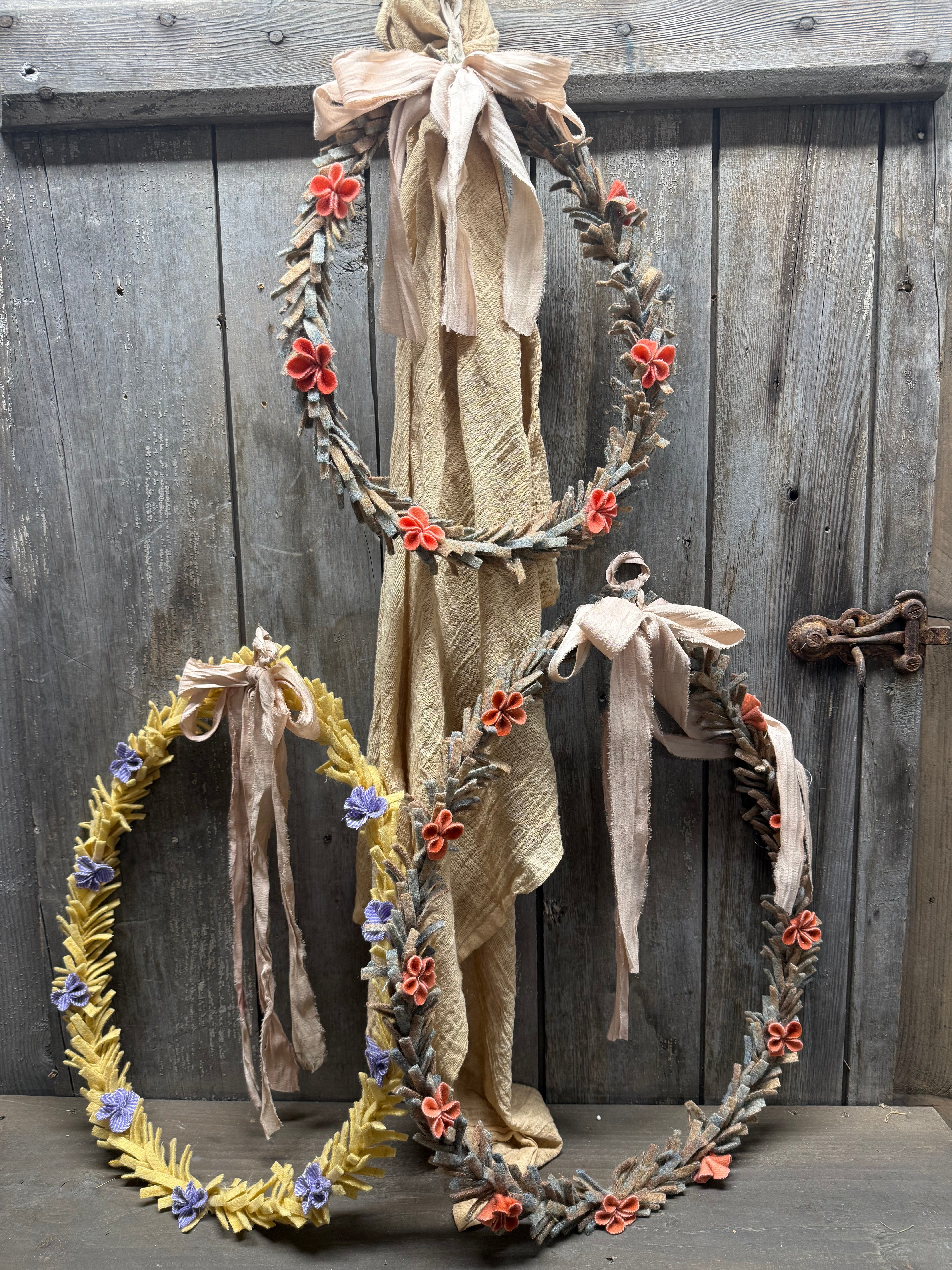 Wool Wreath, OVAL, Assorted Sizes – Little Village Primitives