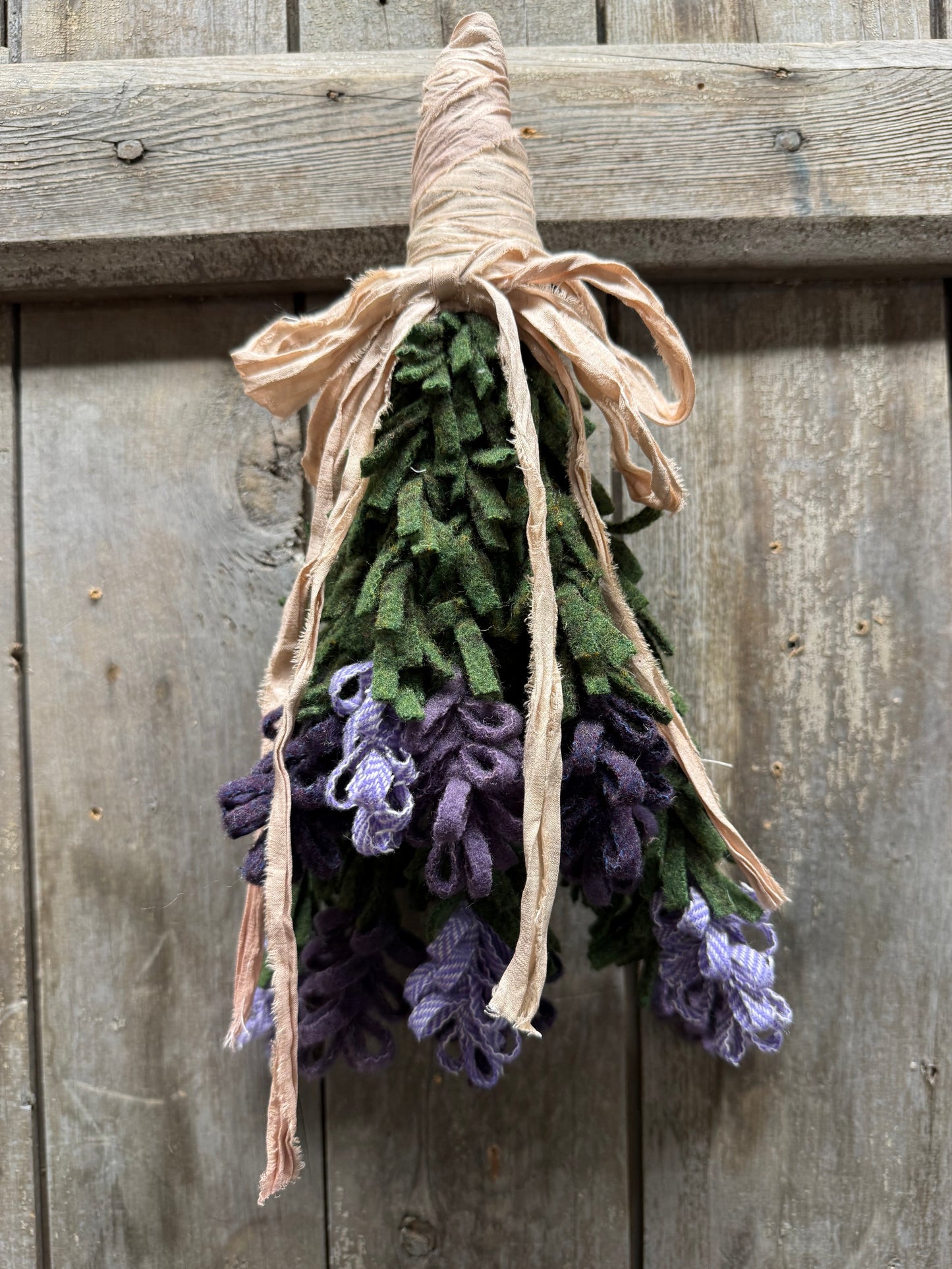 HANGING BOUQUET, 14", Wool