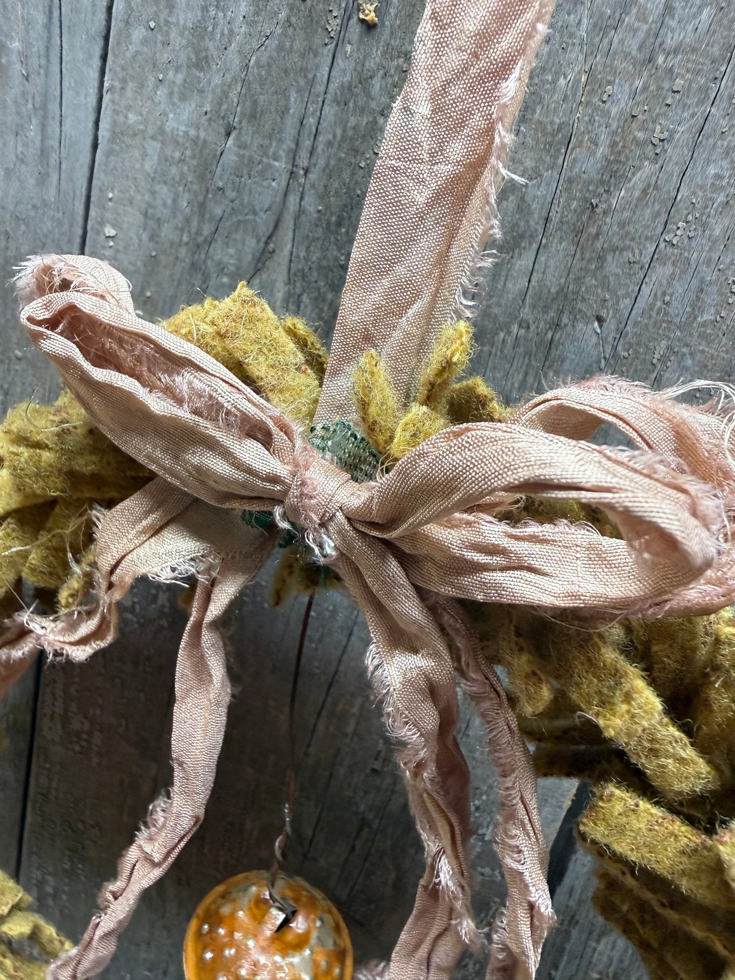 Wool Wreath, 7", ASSORTED