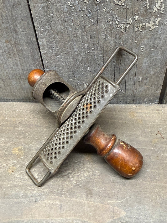 Nutmeg Graters, 5", NO REPAIRS/SLIDES