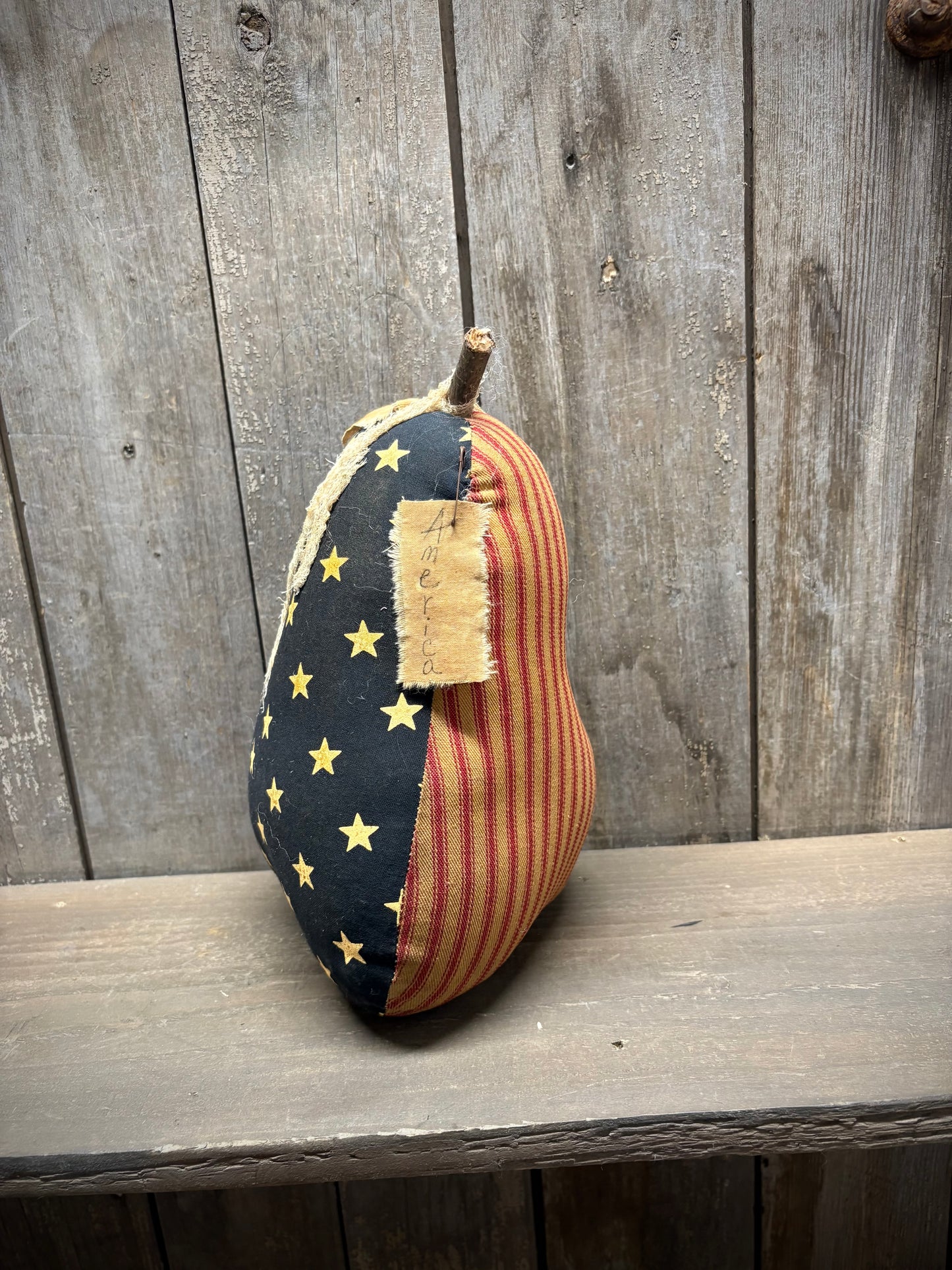 PATRIOTIC PEAR, 10"