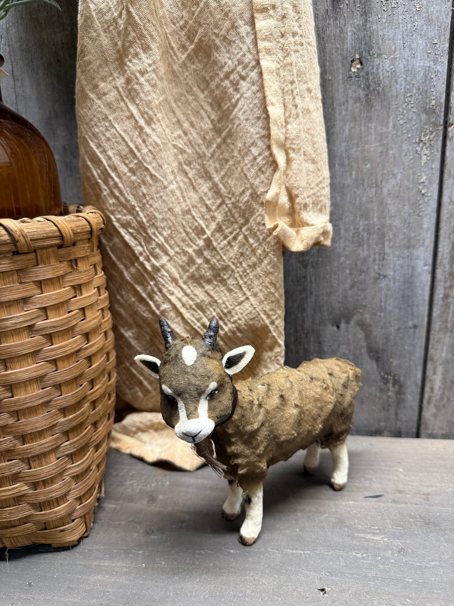BROWN GOAT, Small