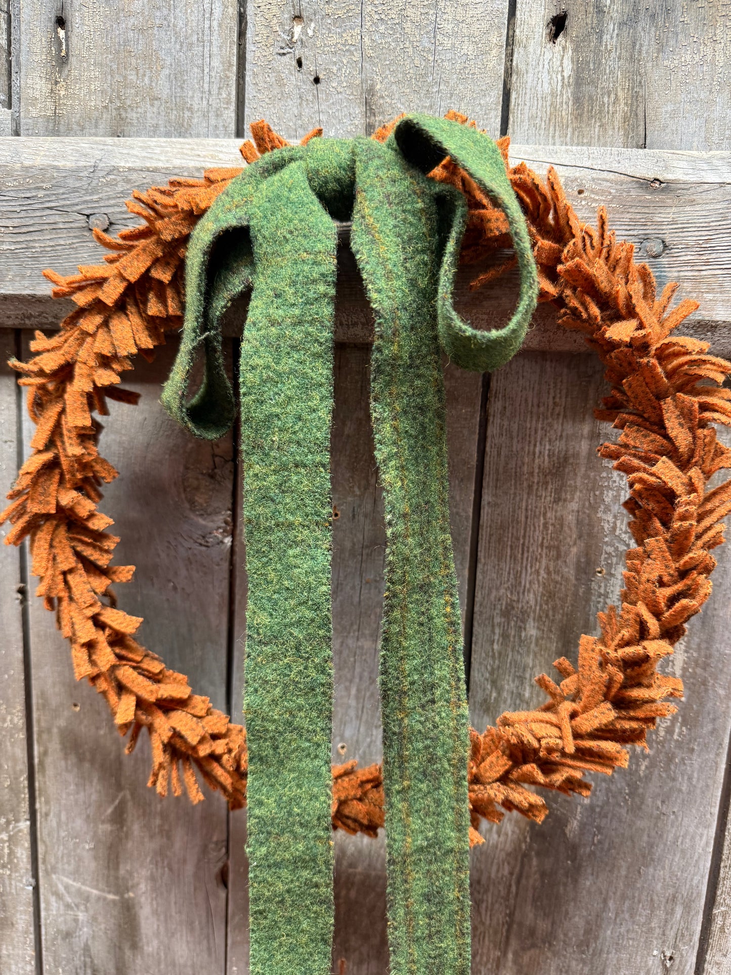 Wool Wreath, 11.5", COLONIAL