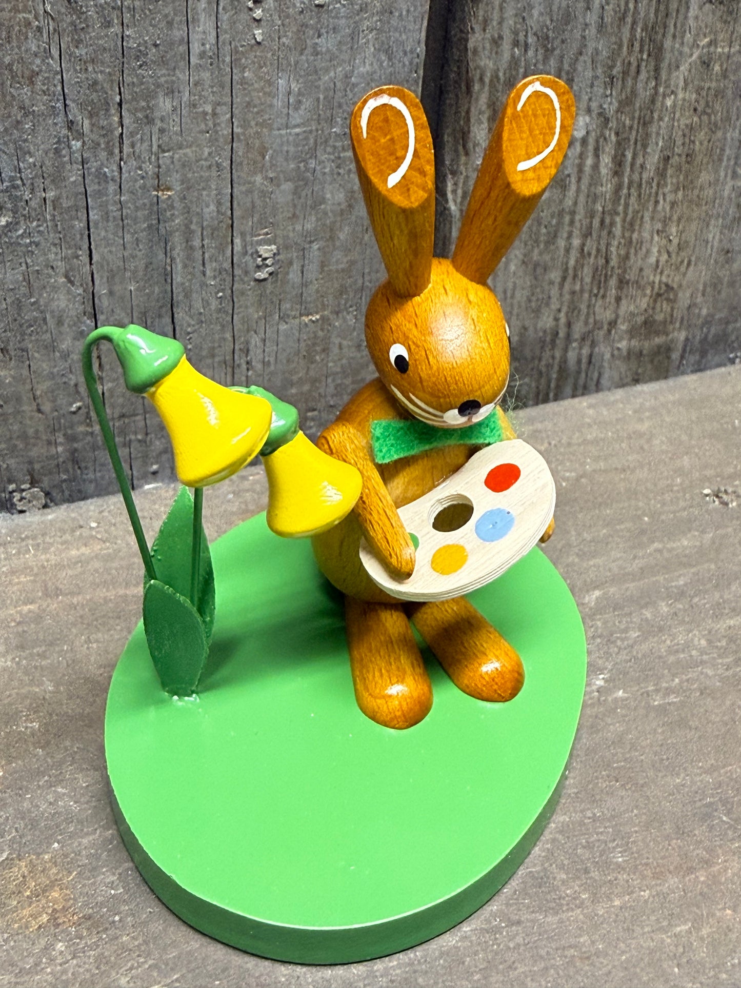 RABBIT PAINTER W/PALLET