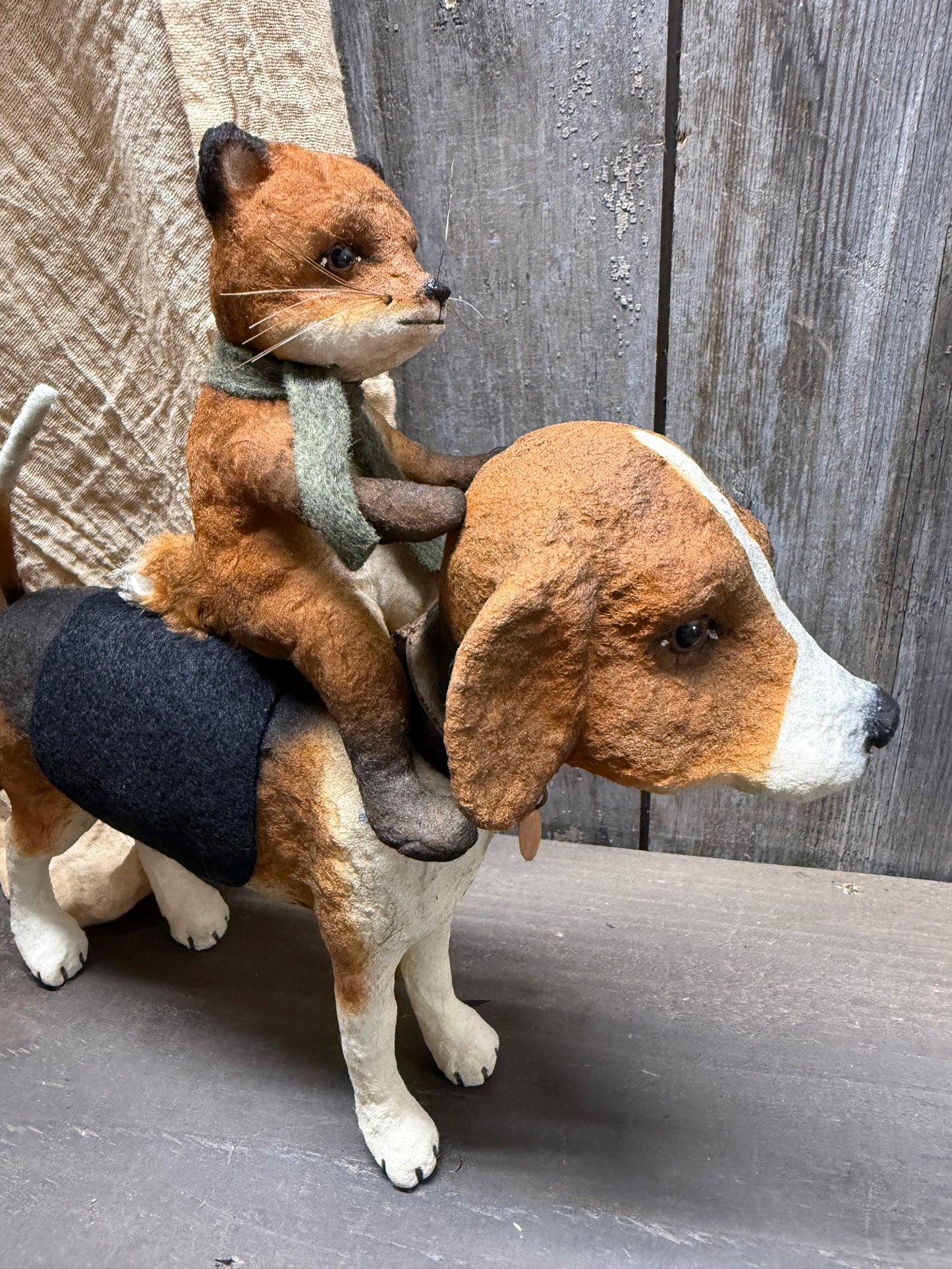 FOX & HOUND