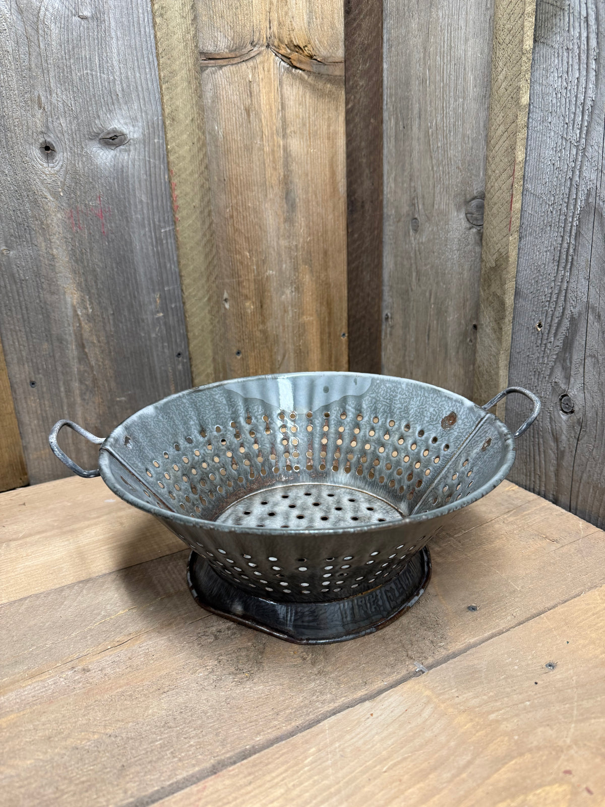 COLANDER, 10" Dented