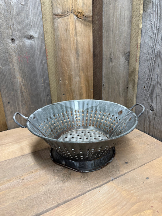 COLANDER, 10" Dented
