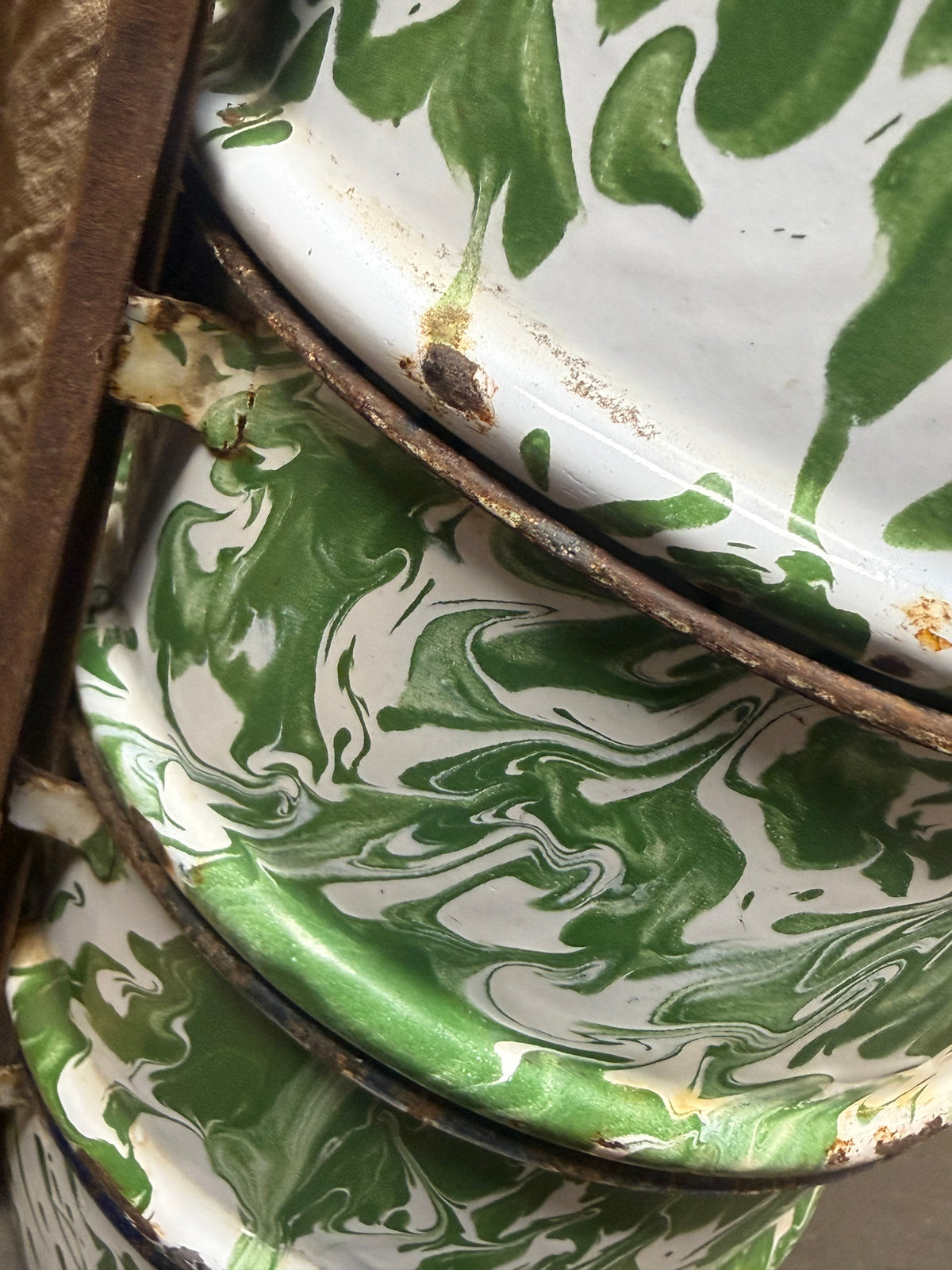 ENAMELWARE LUNCH BOX, Green & White