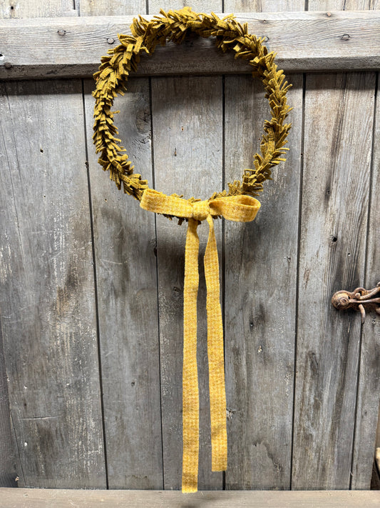Wool Wreath, 11.5", COLONIAL, Assorted
