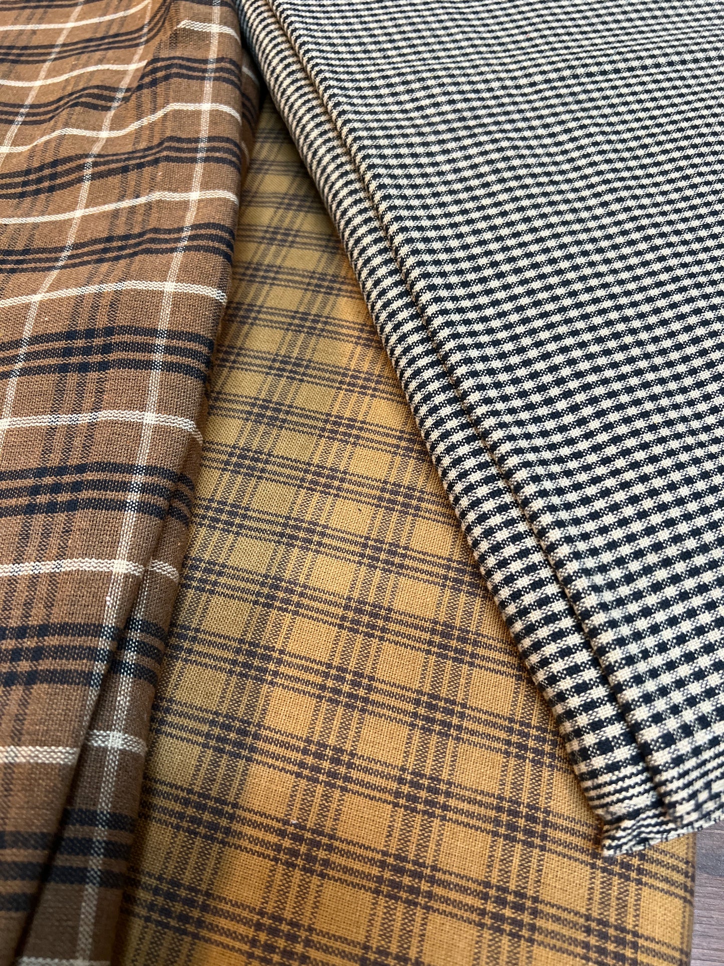 Fabric, Homespun, PLAID AND CHECKED