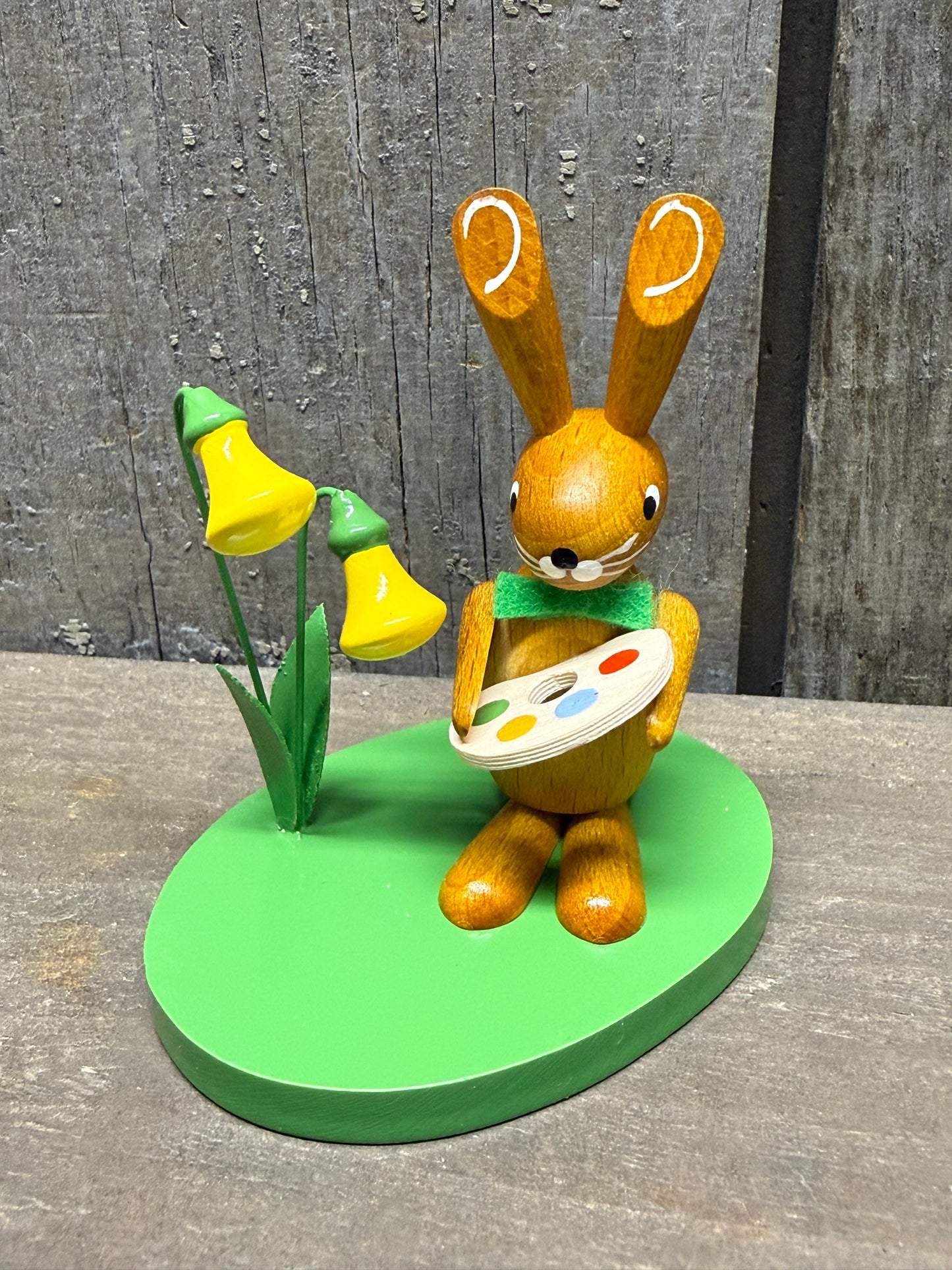 RABBIT PAINTER W/PALLET
