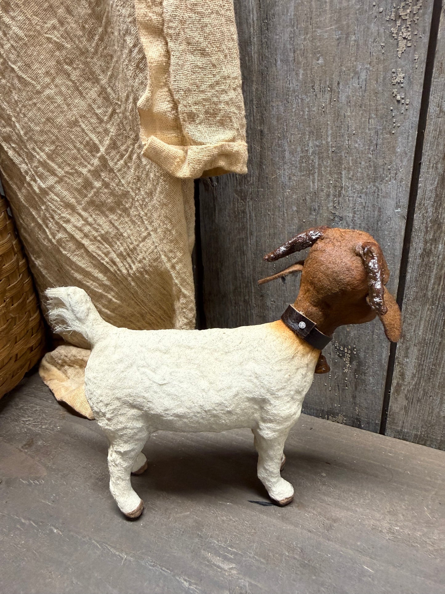 BROWN/WHITE GOAT, Small