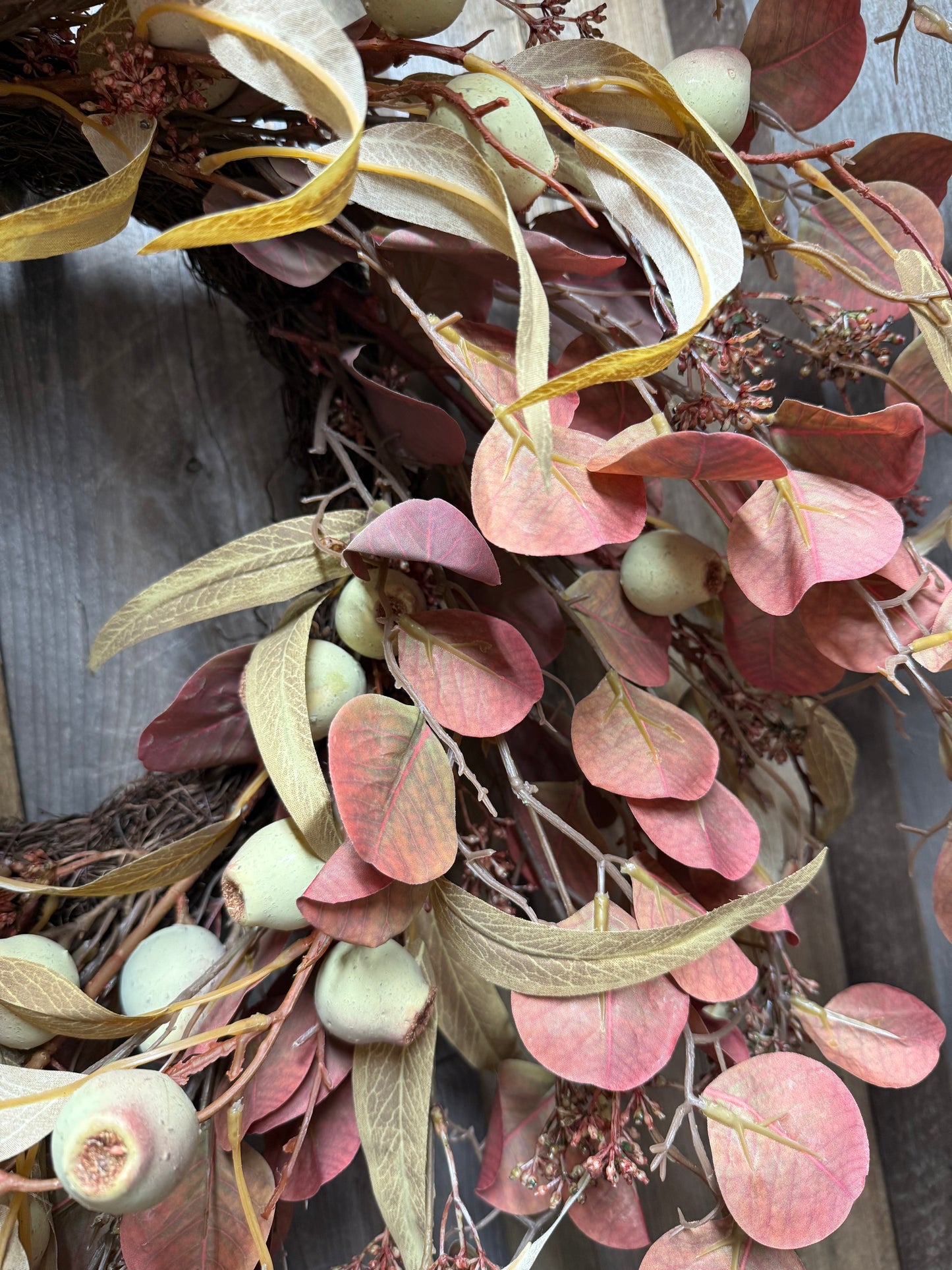 Wreath, 24", EUCALYPTUS & PODS