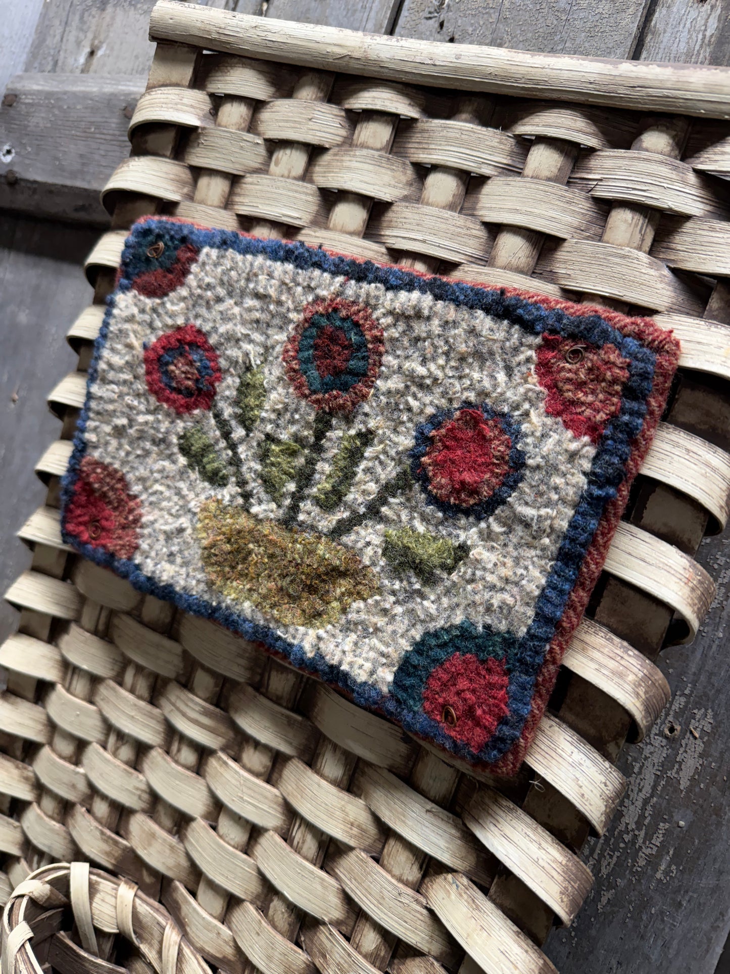 Hooked, 20", Slab Basket, PATRIOTIC POSIES