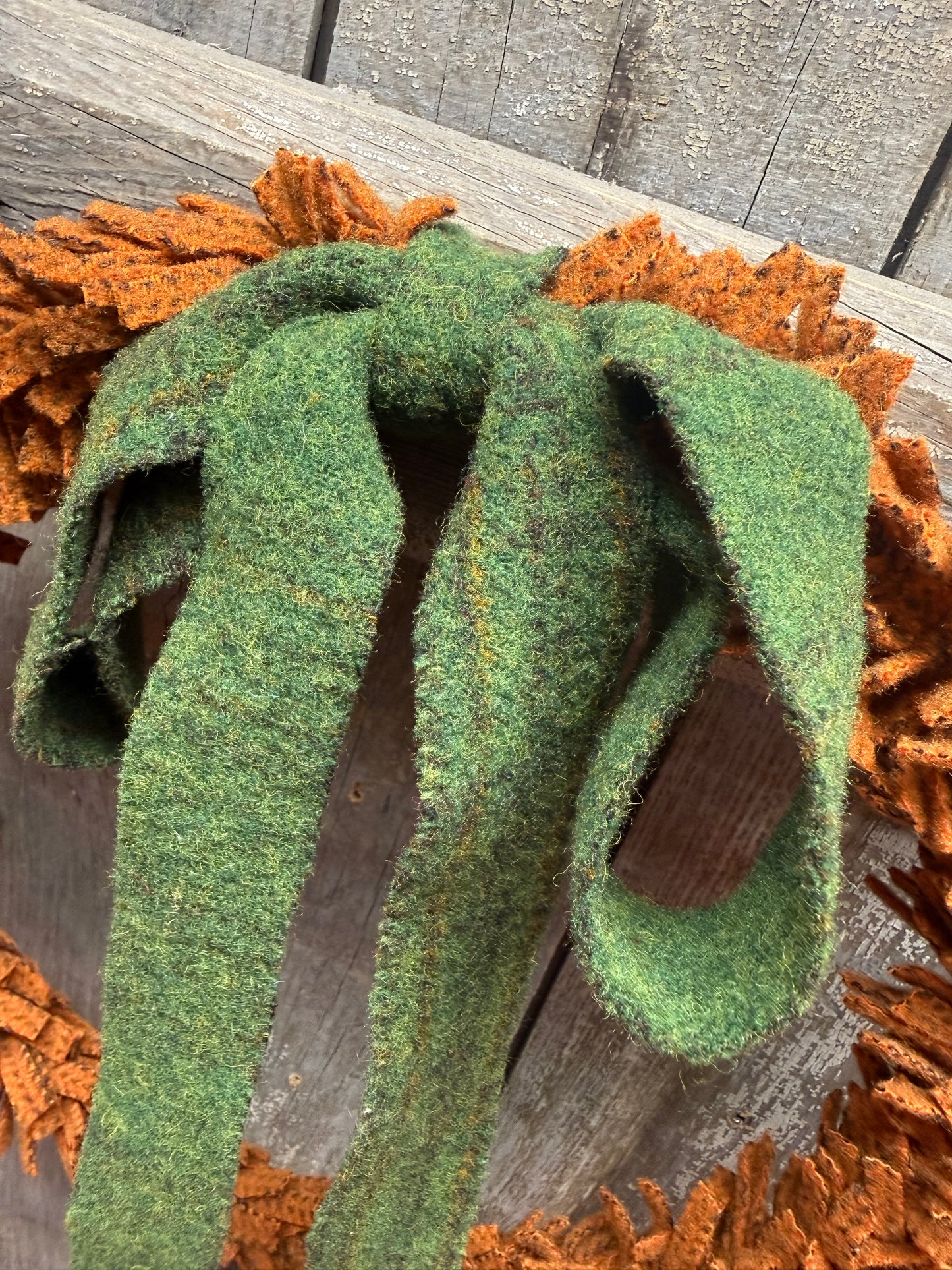 Wool Wreath, 11.5", COLONIAL