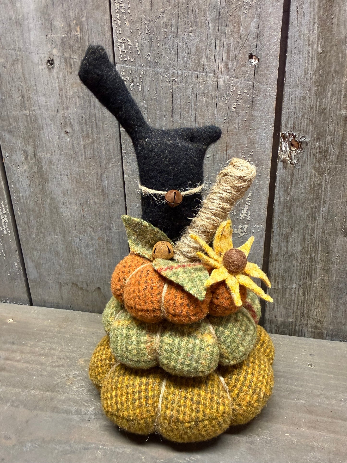PUMPKIN STACK, Wool Assorted