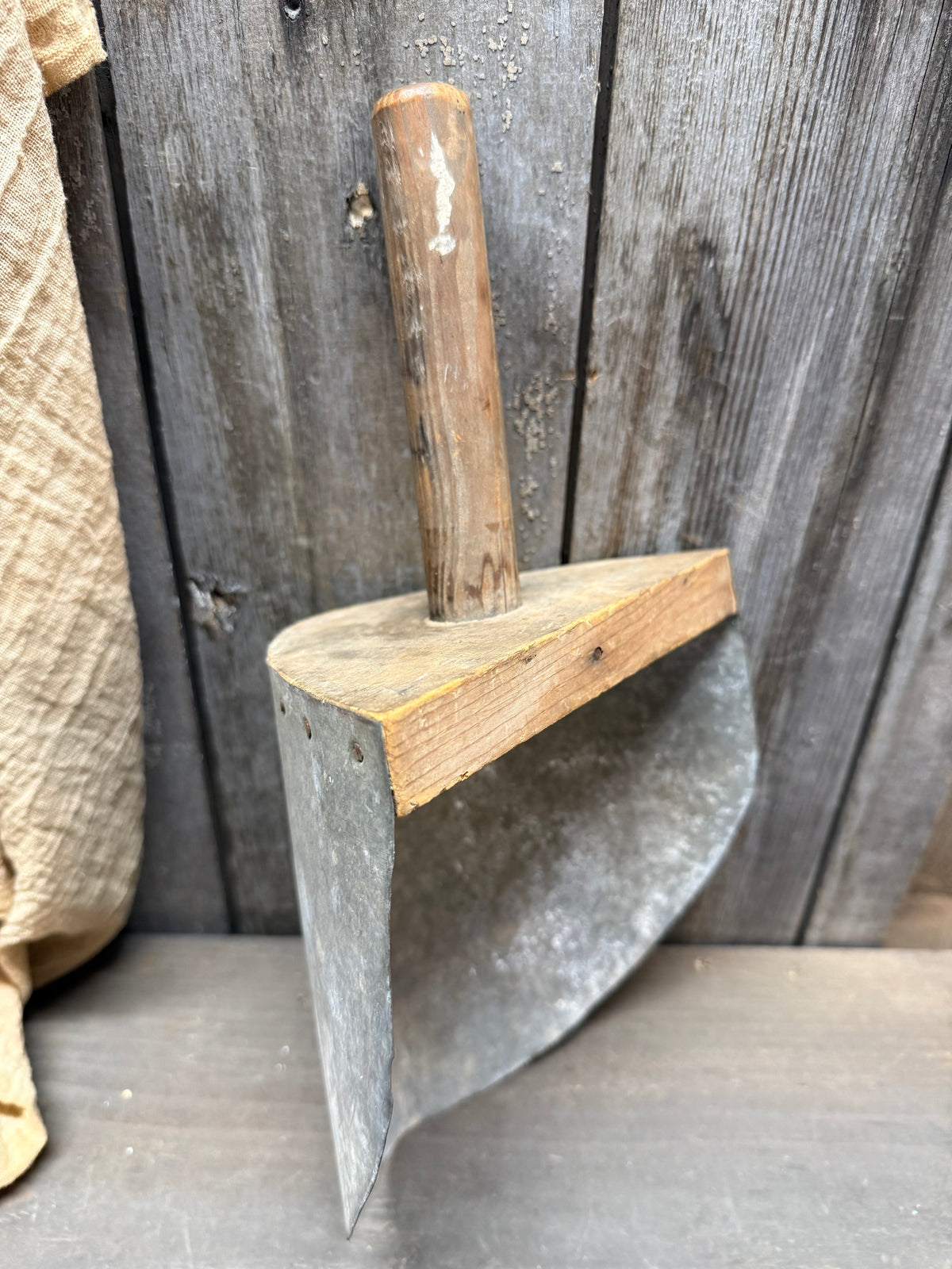 GRAIN SCOOP, 12" Unique Shape