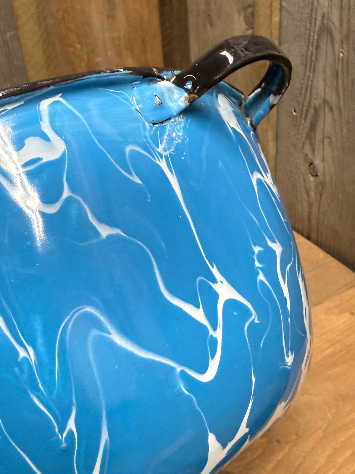 POT/HANDLE, B/W Swirl