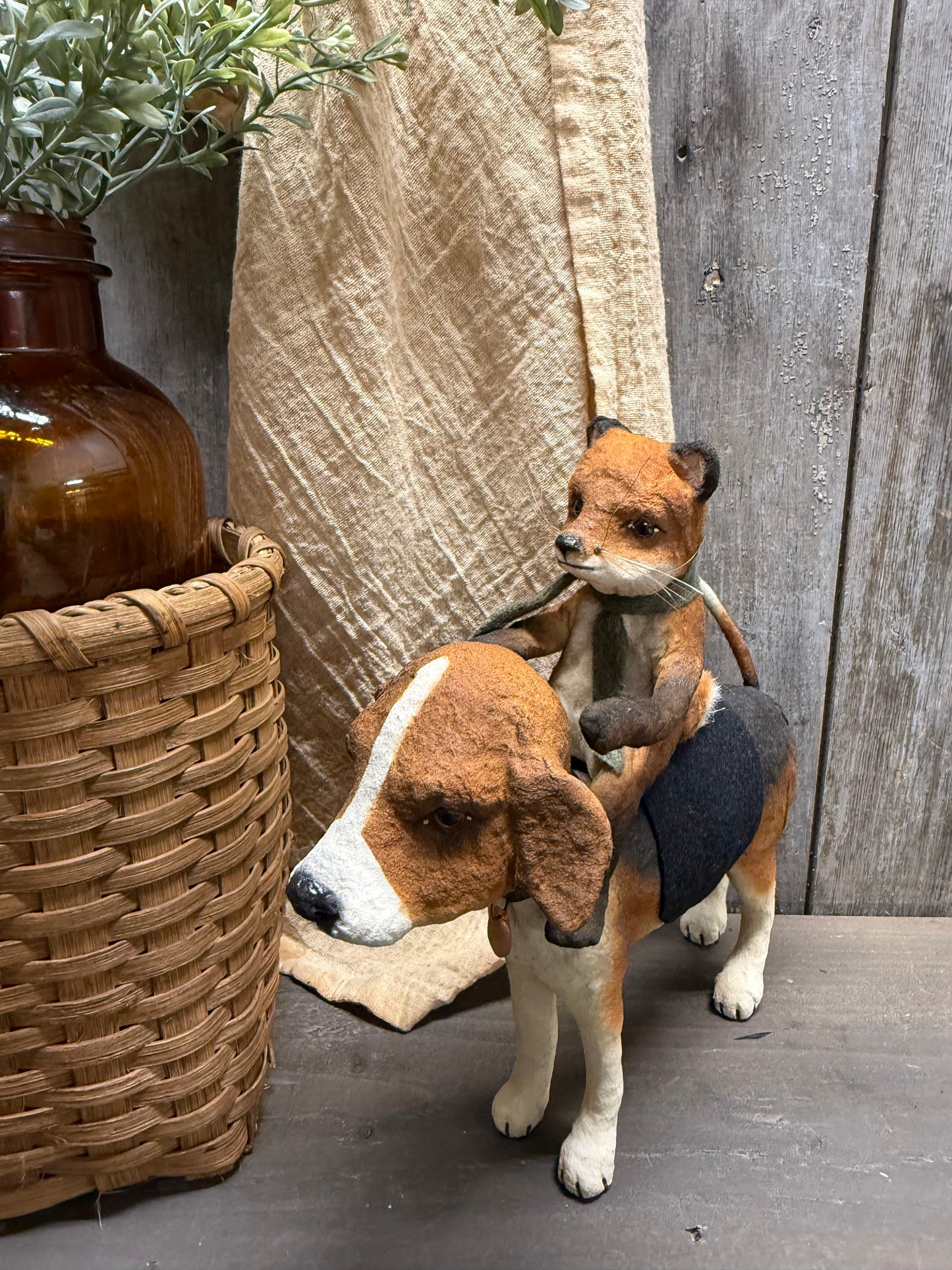 FOX & HOUND