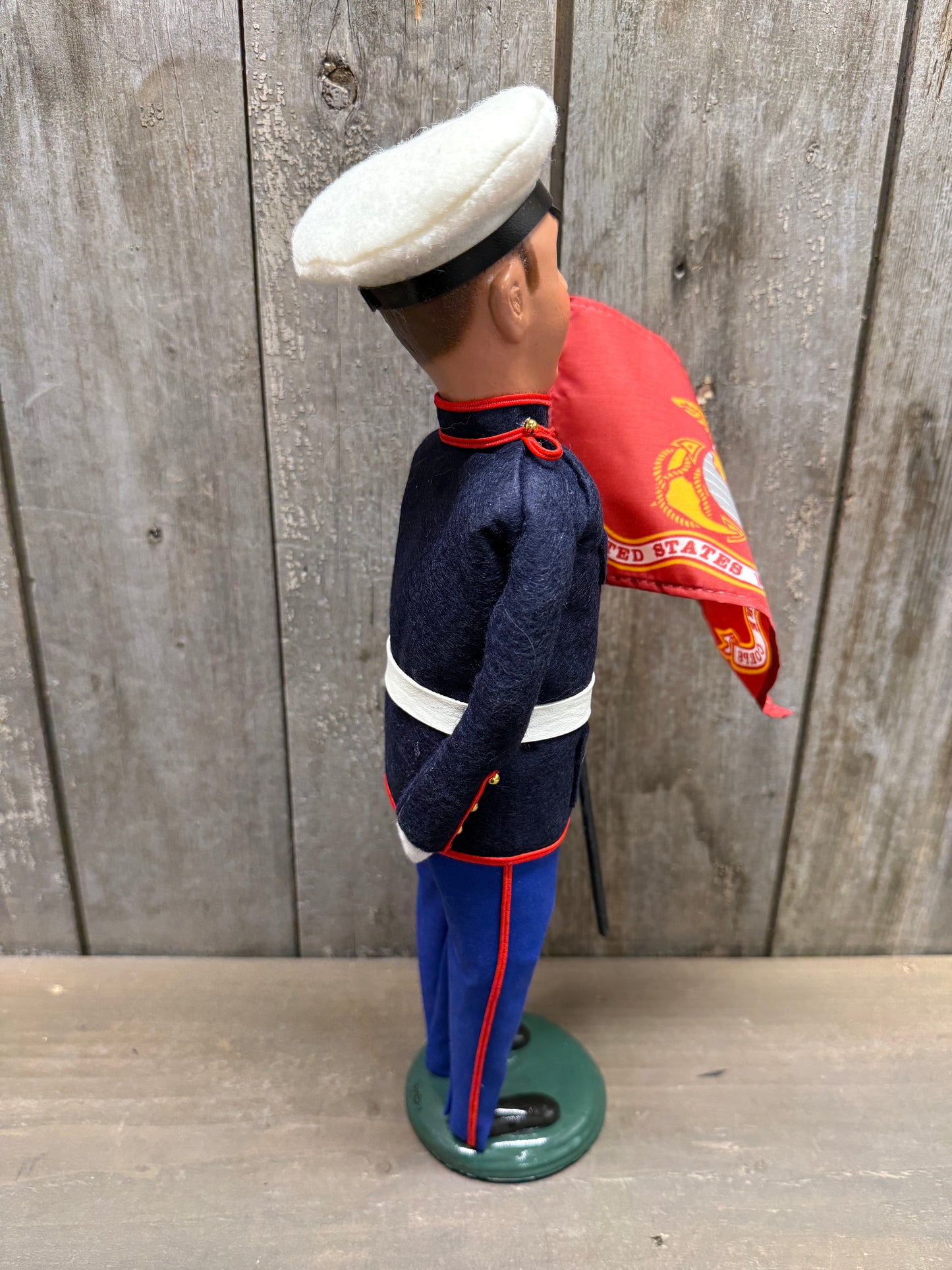 MARINE W/ FLAG, Man or Woman