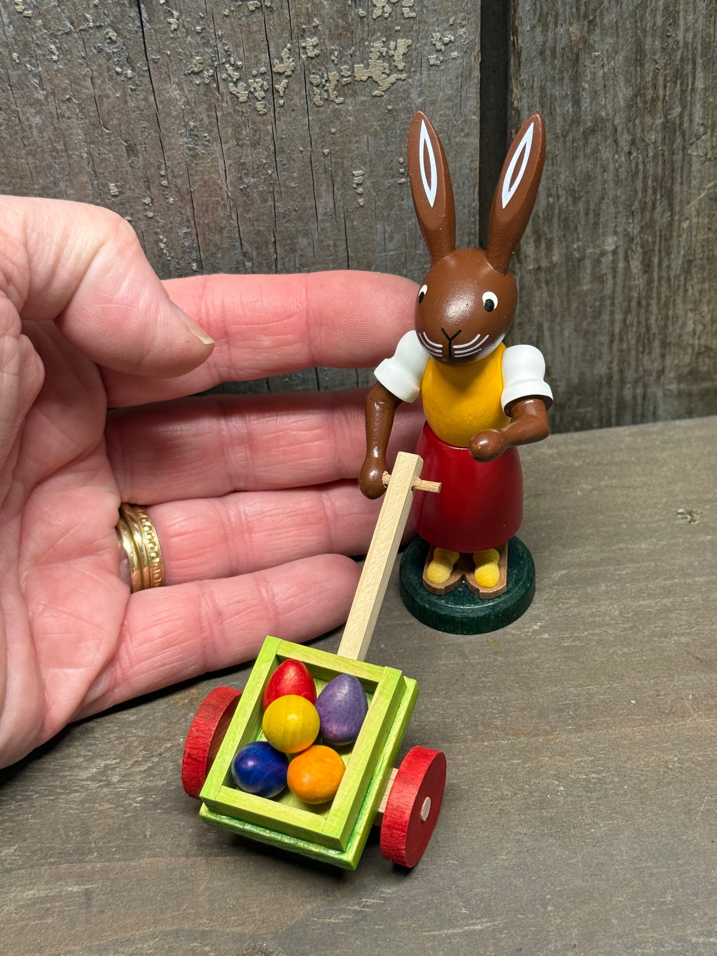 RABBIT W/EGG CART