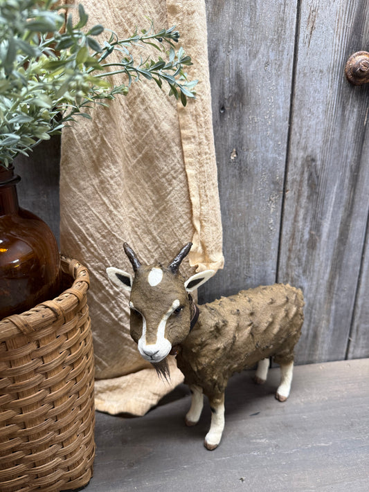 BROWN GOAT, Large
