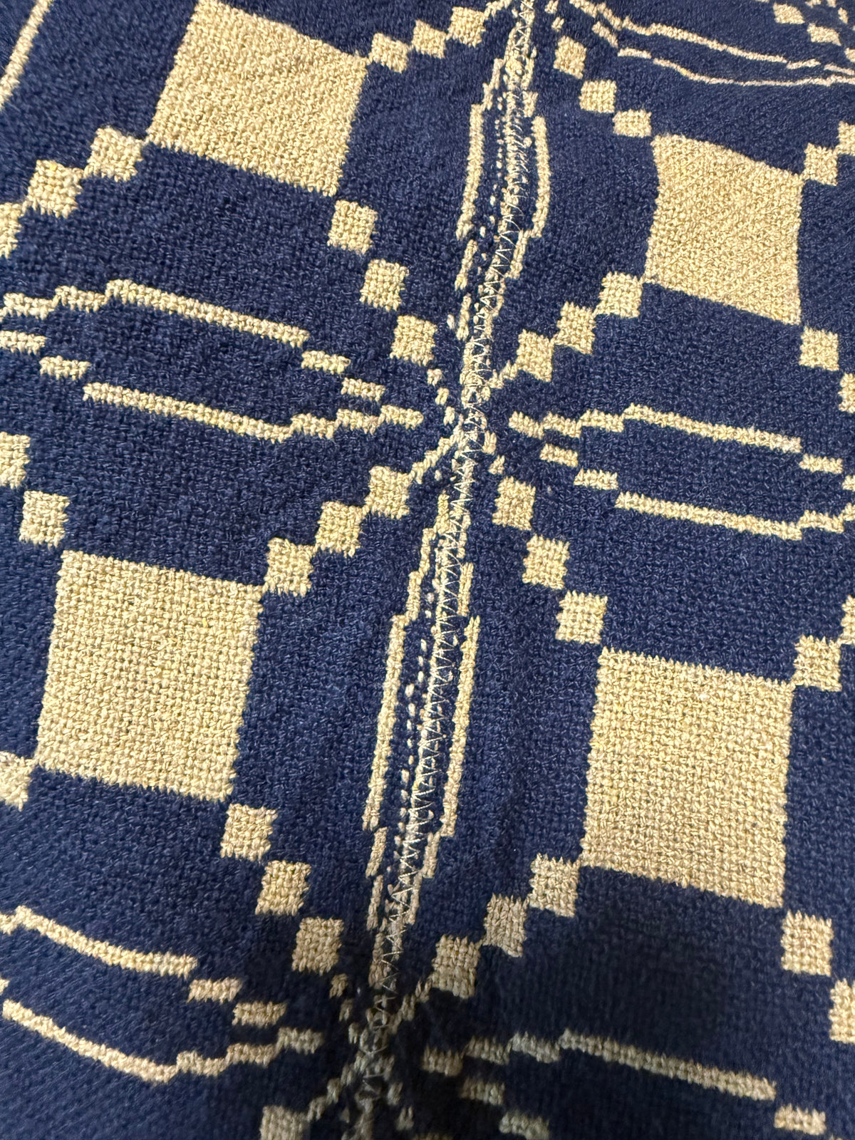 QUEEN COVERLET/SHAMS, FHW, Gently Used